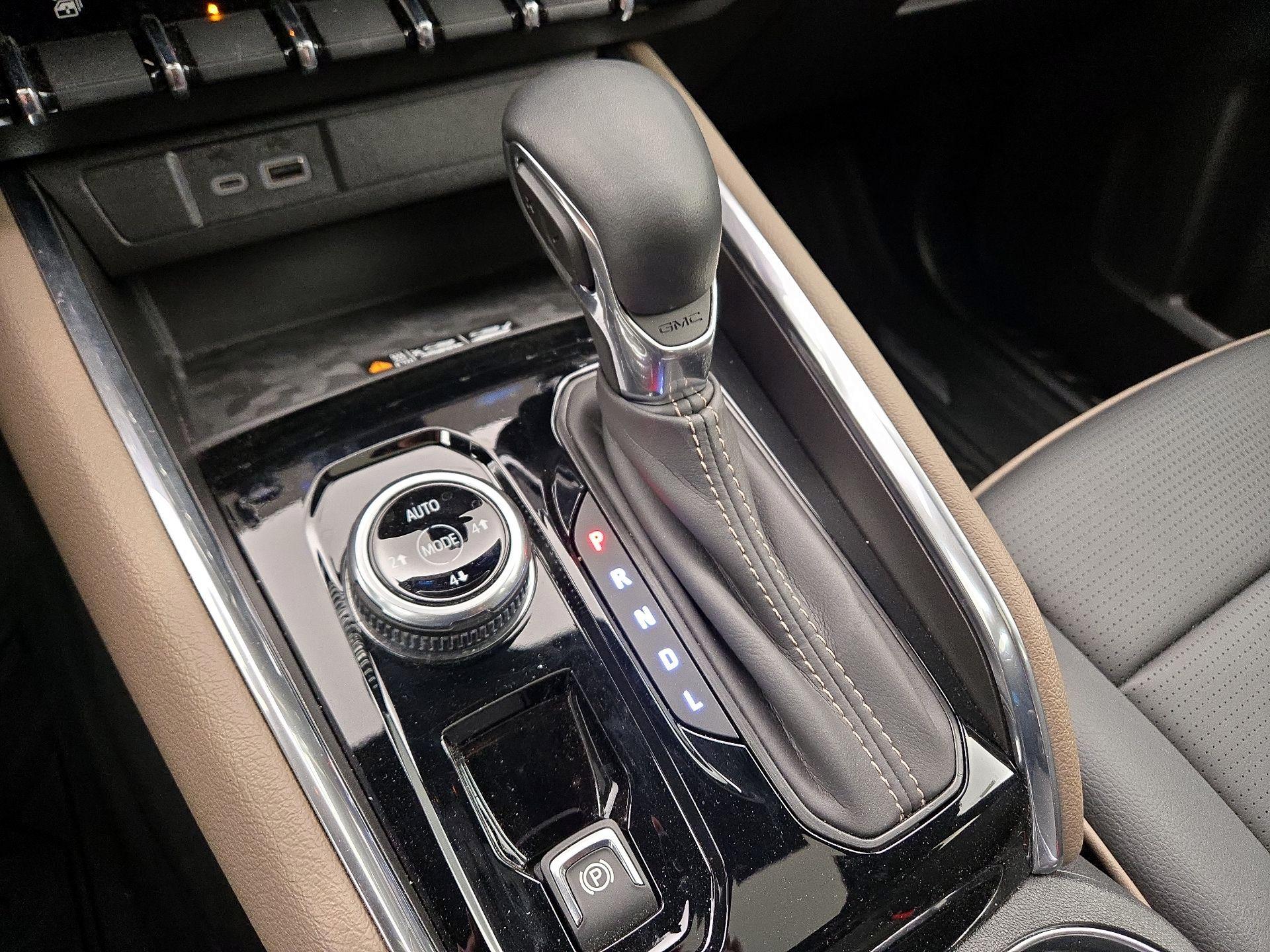 Thumbnail: 2024 GMC Canyon - 18