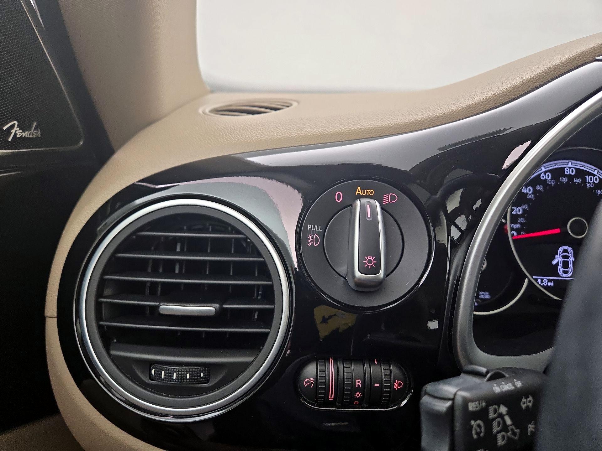 Thumbnail: 2019 Volkswagen Beetle - 13