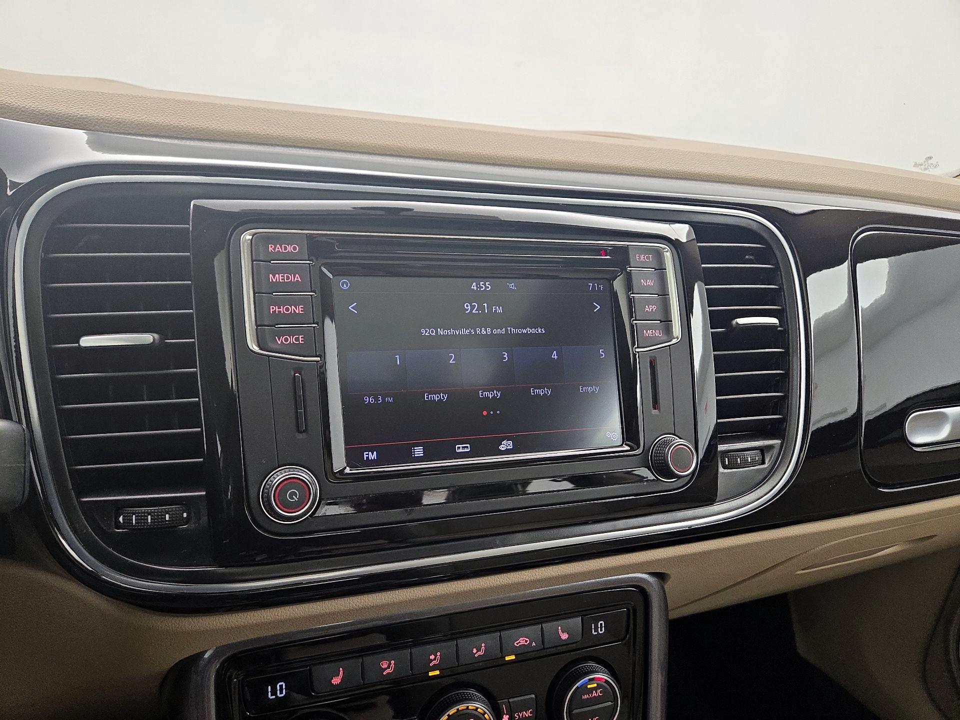 Thumbnail: 2019 Volkswagen Beetle - 16