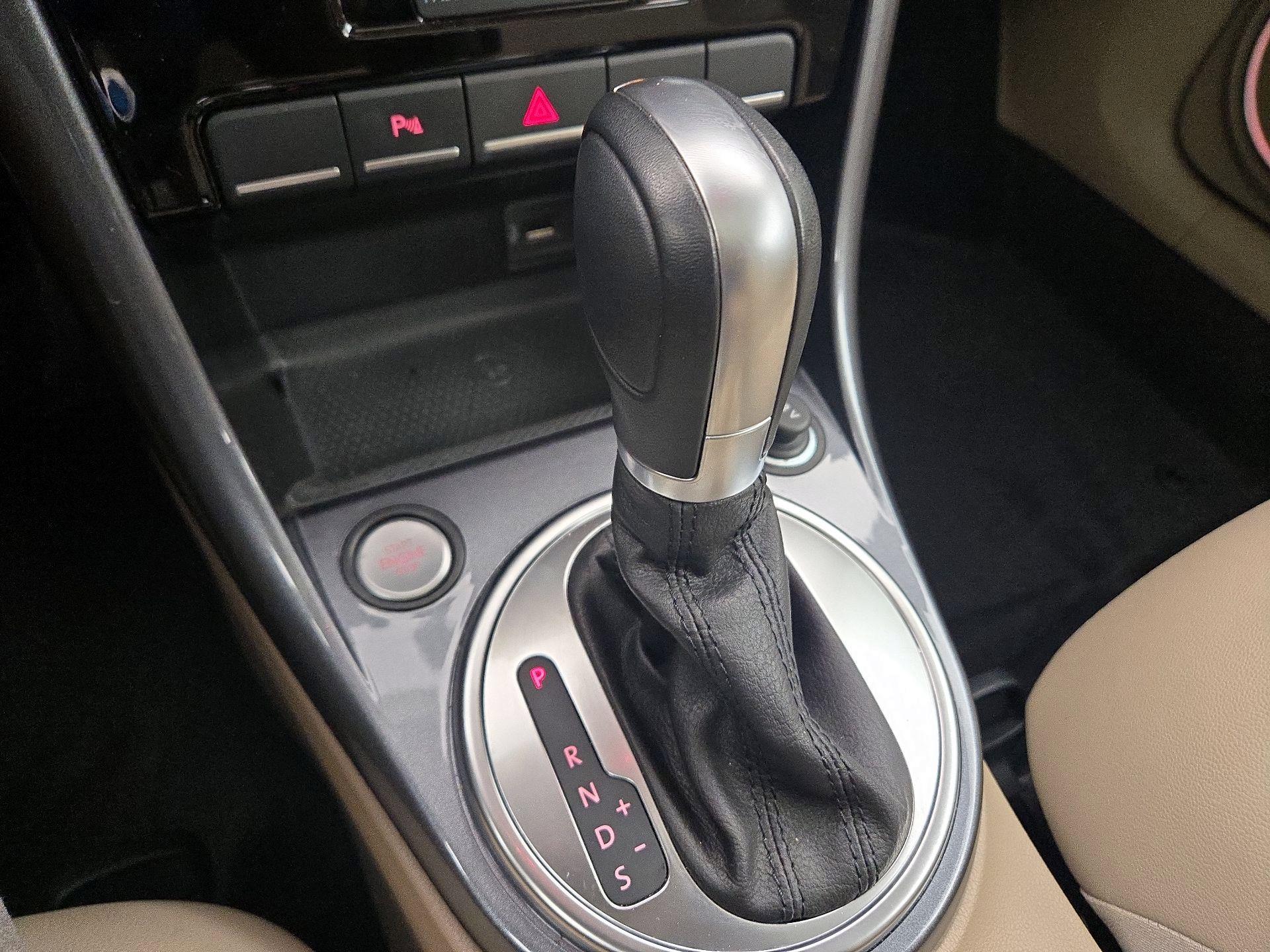 Thumbnail: 2019 Volkswagen Beetle - 18