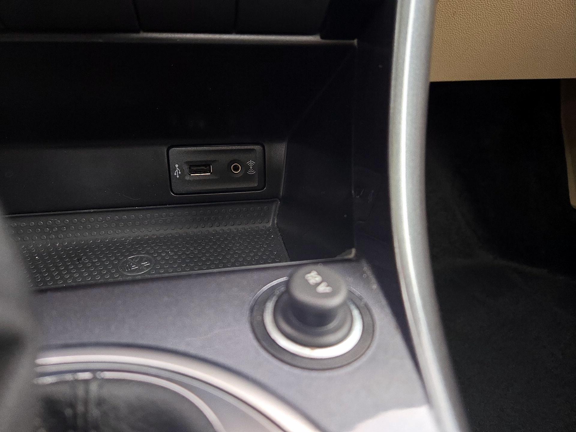 Thumbnail: 2019 Volkswagen Beetle - 19