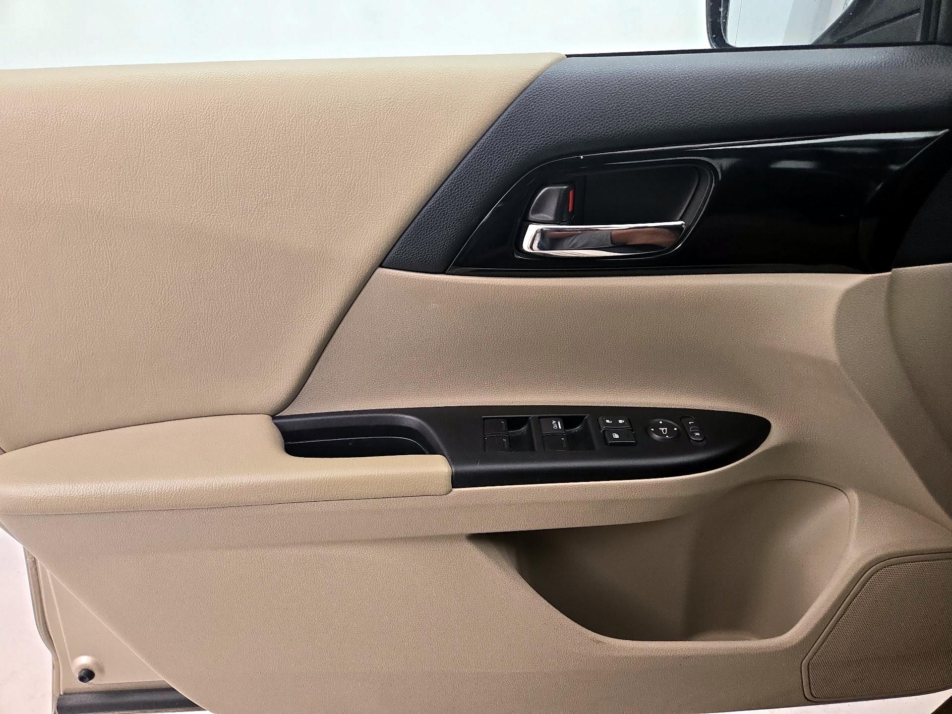 Thumbnail: 2016 Honda Accord - 12