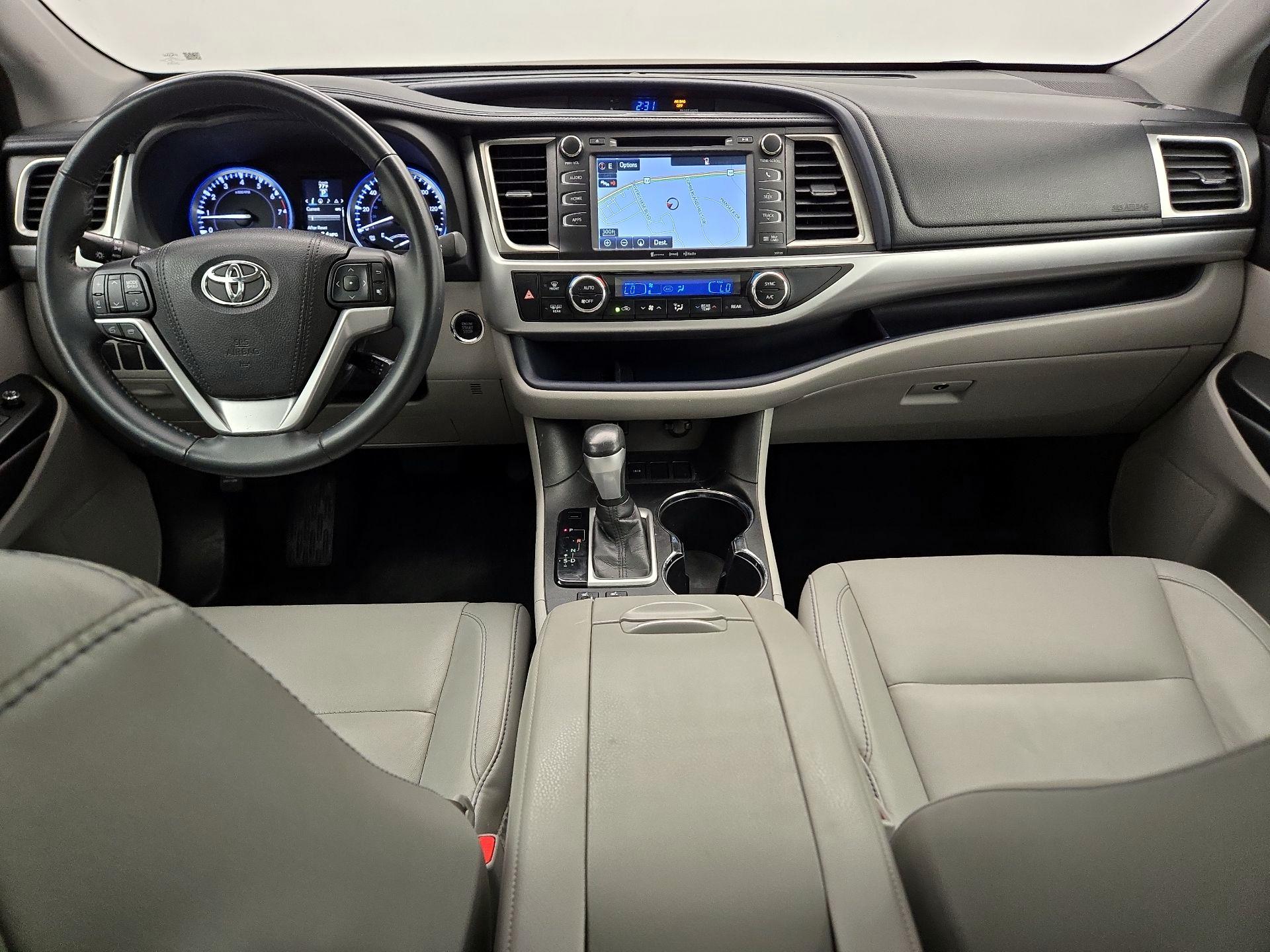 Thumbnail: 2016 Toyota Highlander - 9