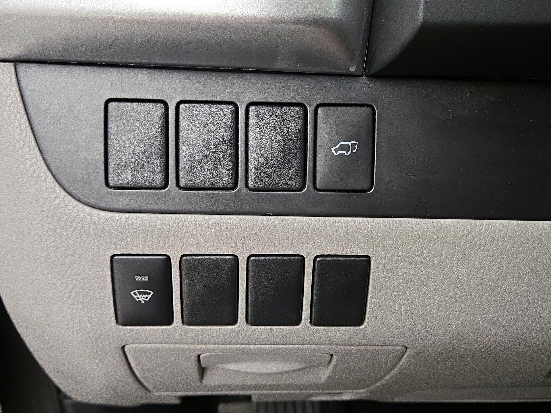 Thumbnail: 2016 Toyota Highlander - 13
