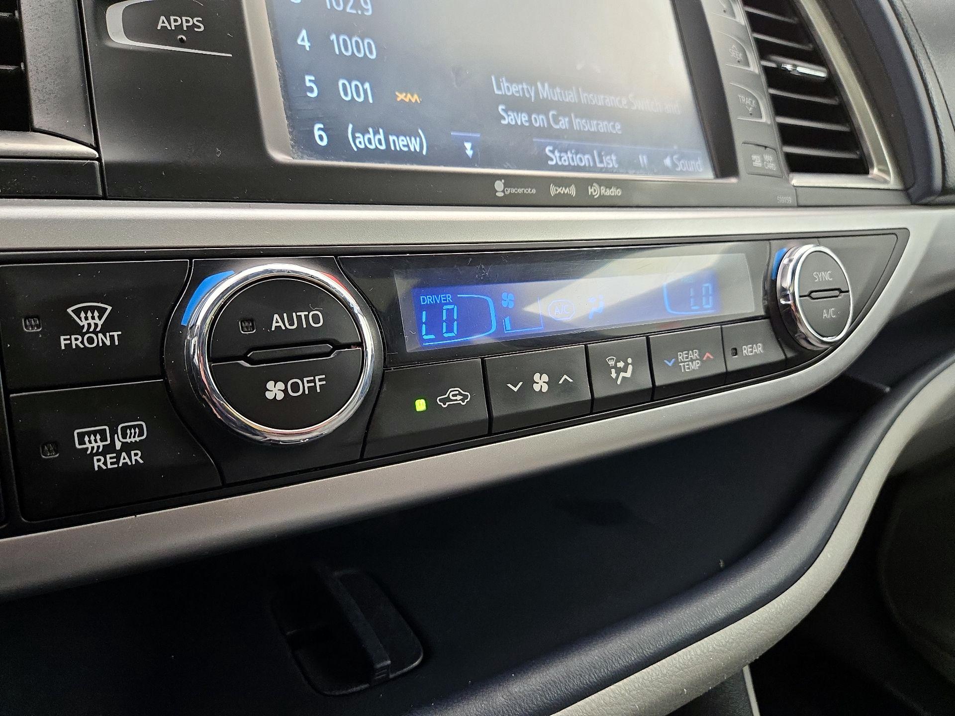 Thumbnail: 2016 Toyota Highlander - 17