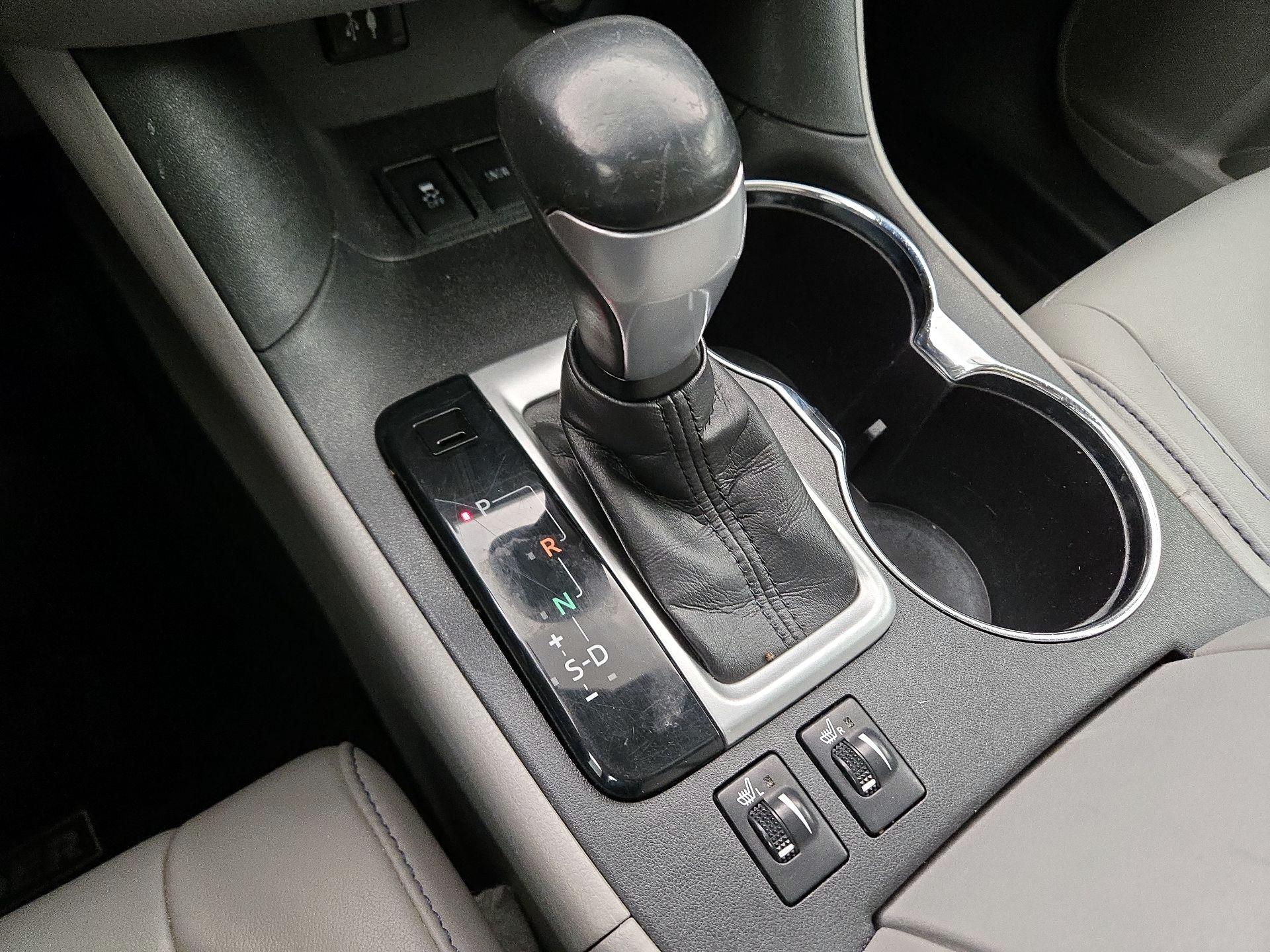 Thumbnail: 2016 Toyota Highlander - 18