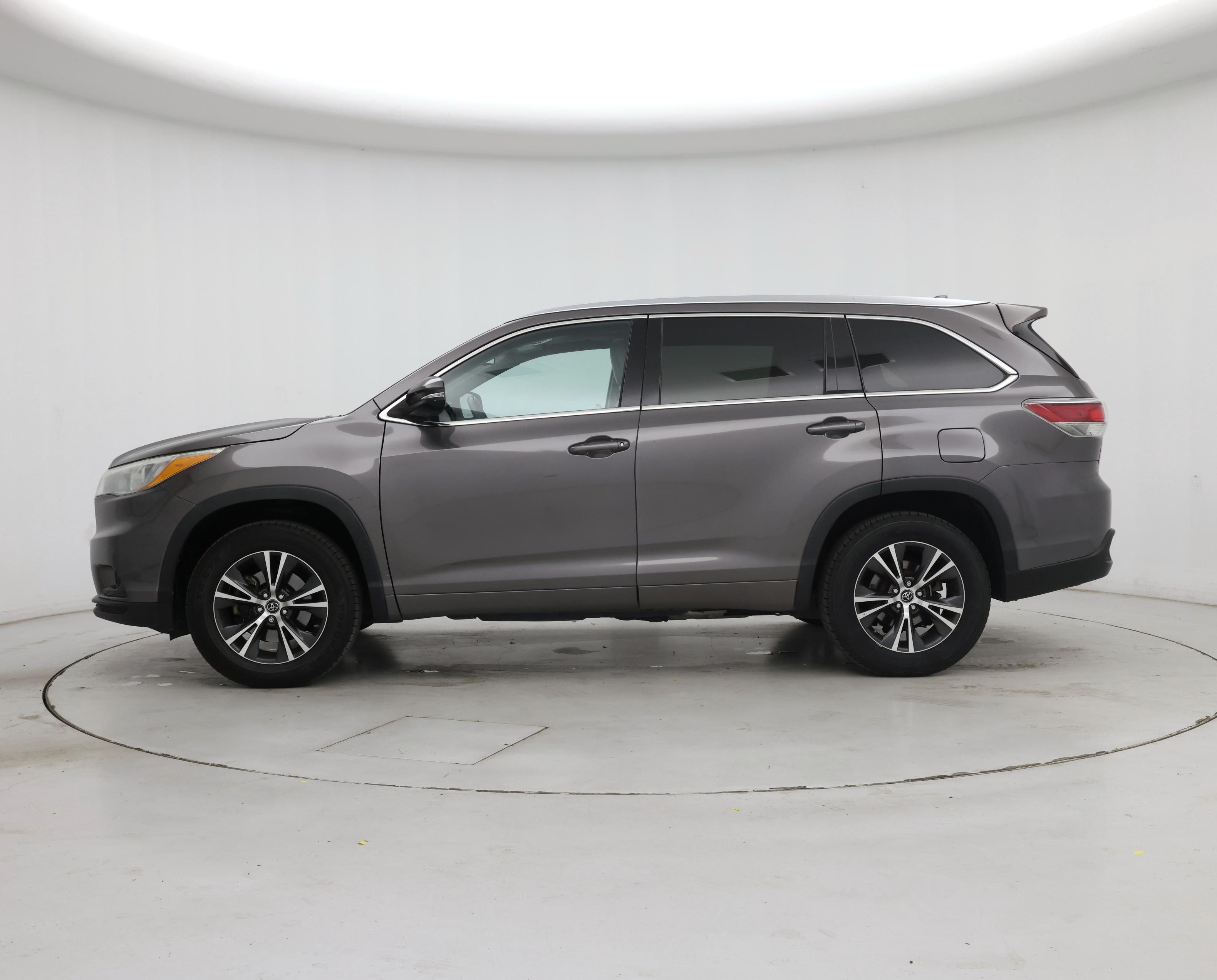Thumbnail: 2016 Toyota Highlander - 3
