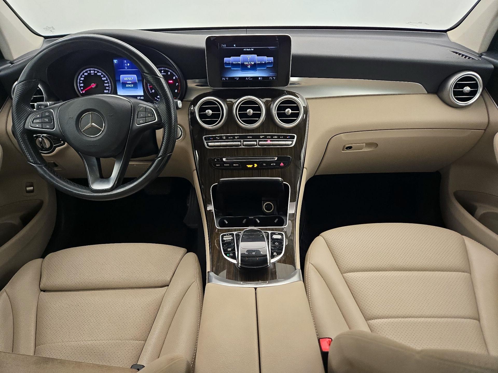 Thumbnail: 2016 Mercedes-Benz GLC - 9