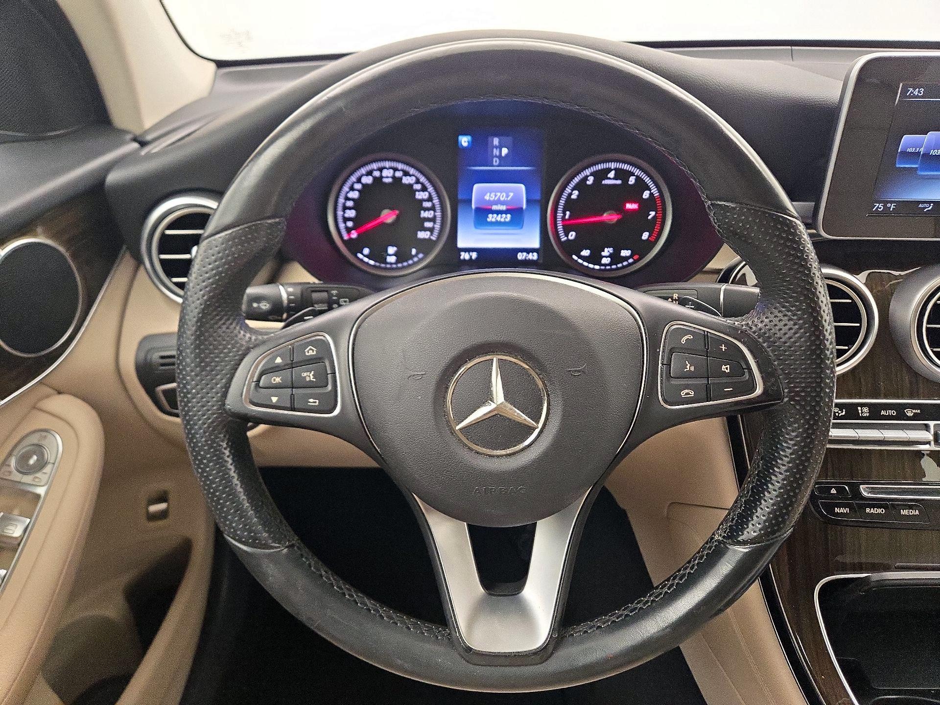 Thumbnail: 2016 Mercedes-Benz GLC - 10