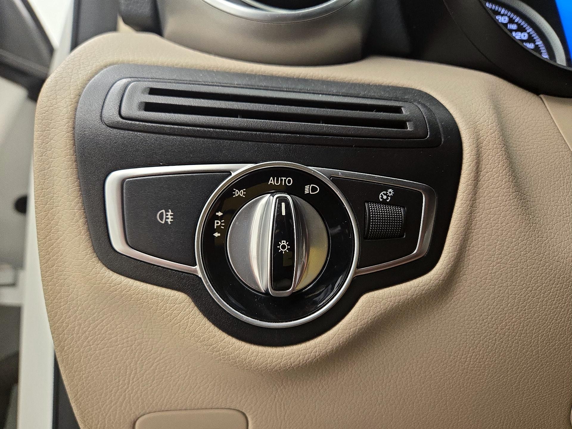 Thumbnail: 2016 Mercedes-Benz GLC - 13