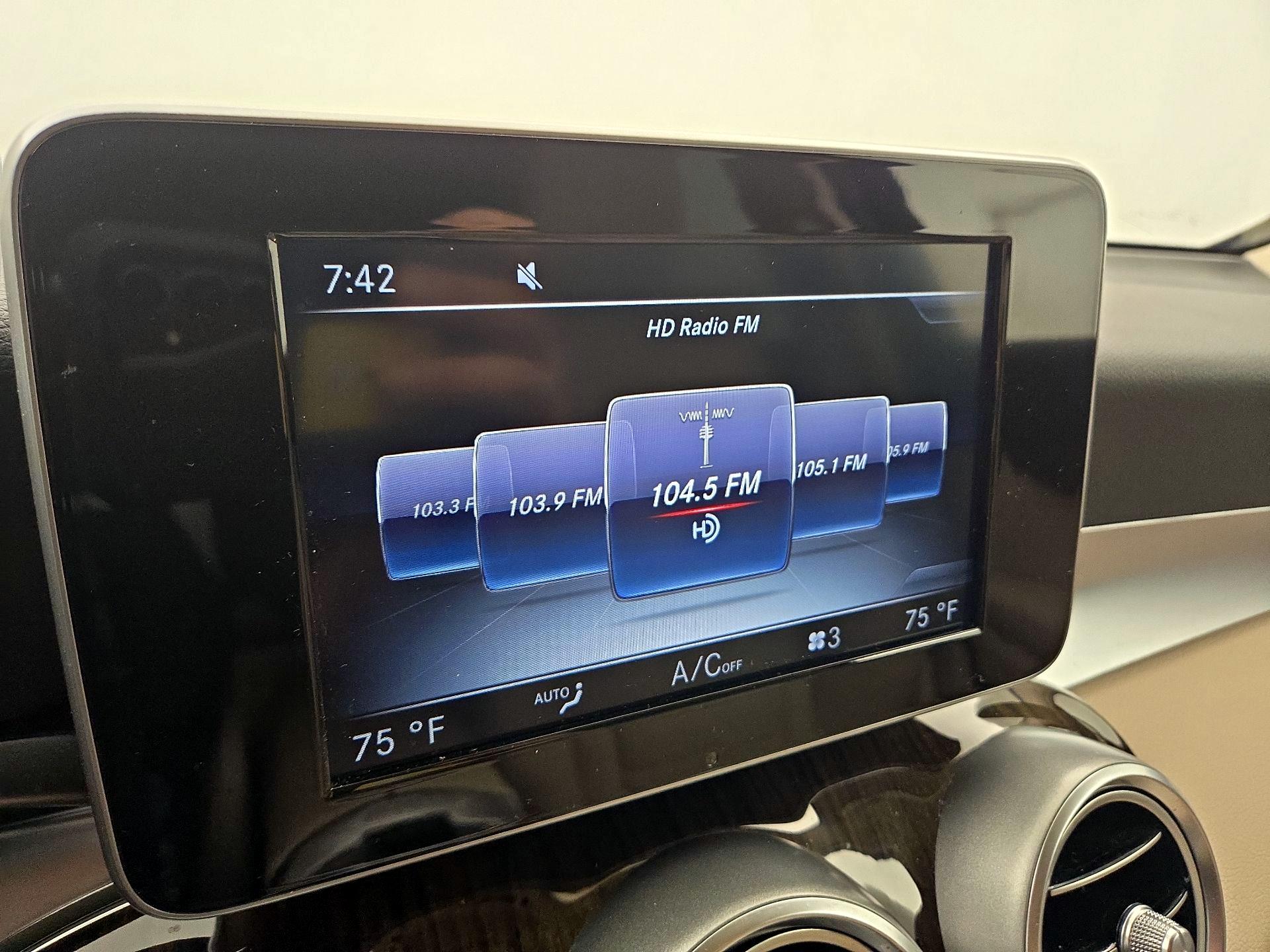 Thumbnail: 2016 Mercedes-Benz GLC - 15