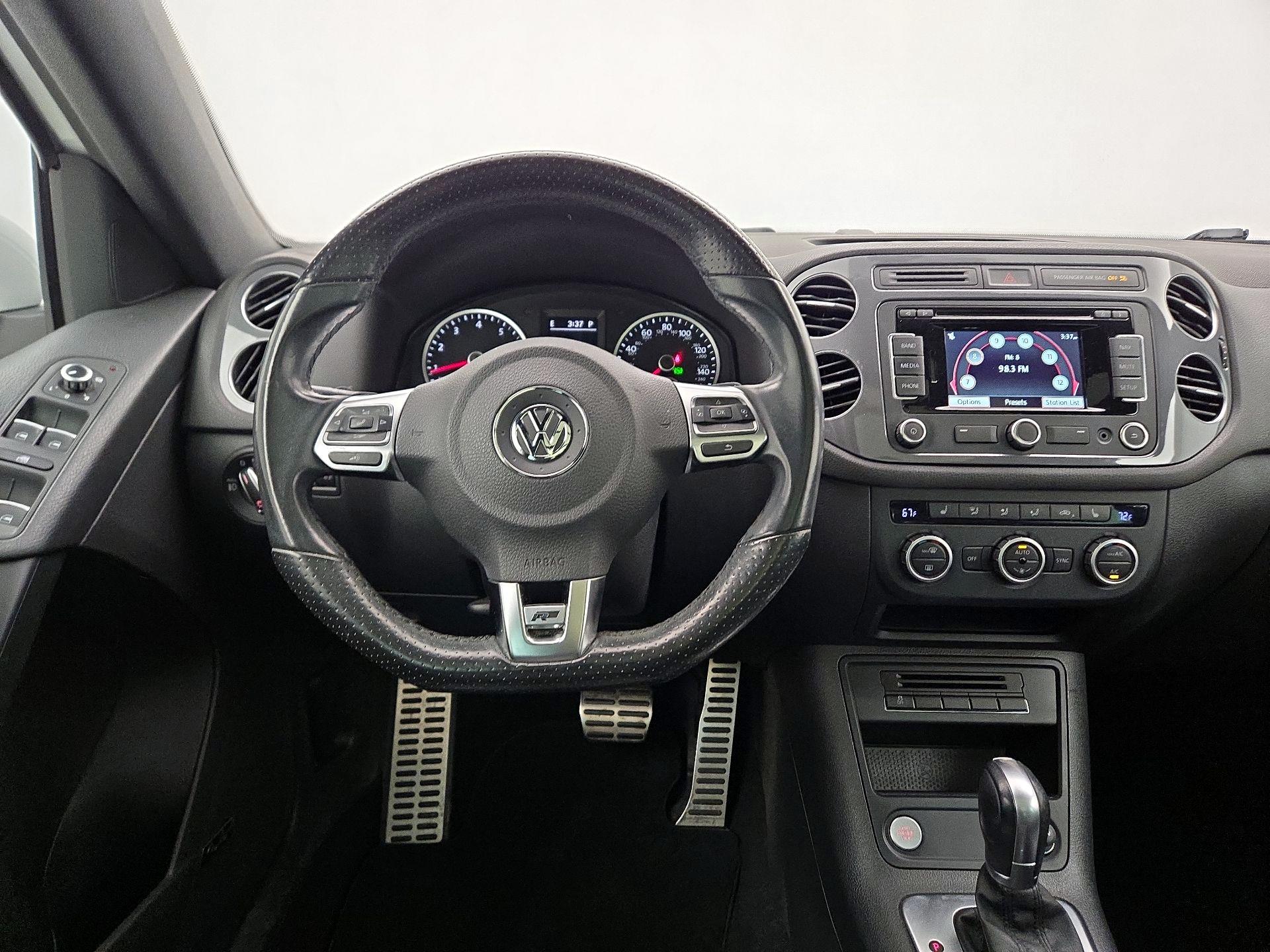 Thumbnail: 2015 Volkswagen Tiguan - 10