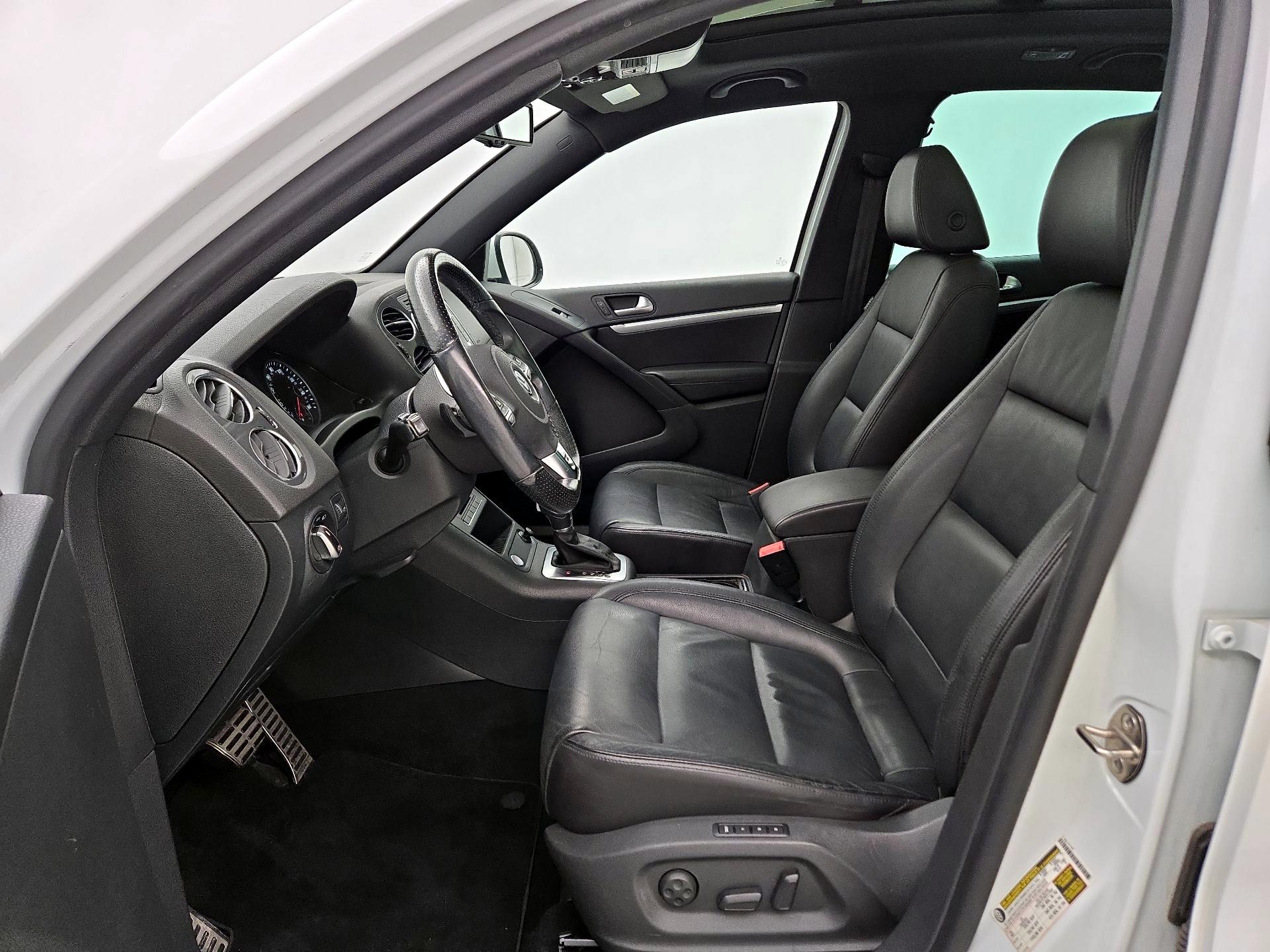 Thumbnail: 2015 Volkswagen Tiguan - 11