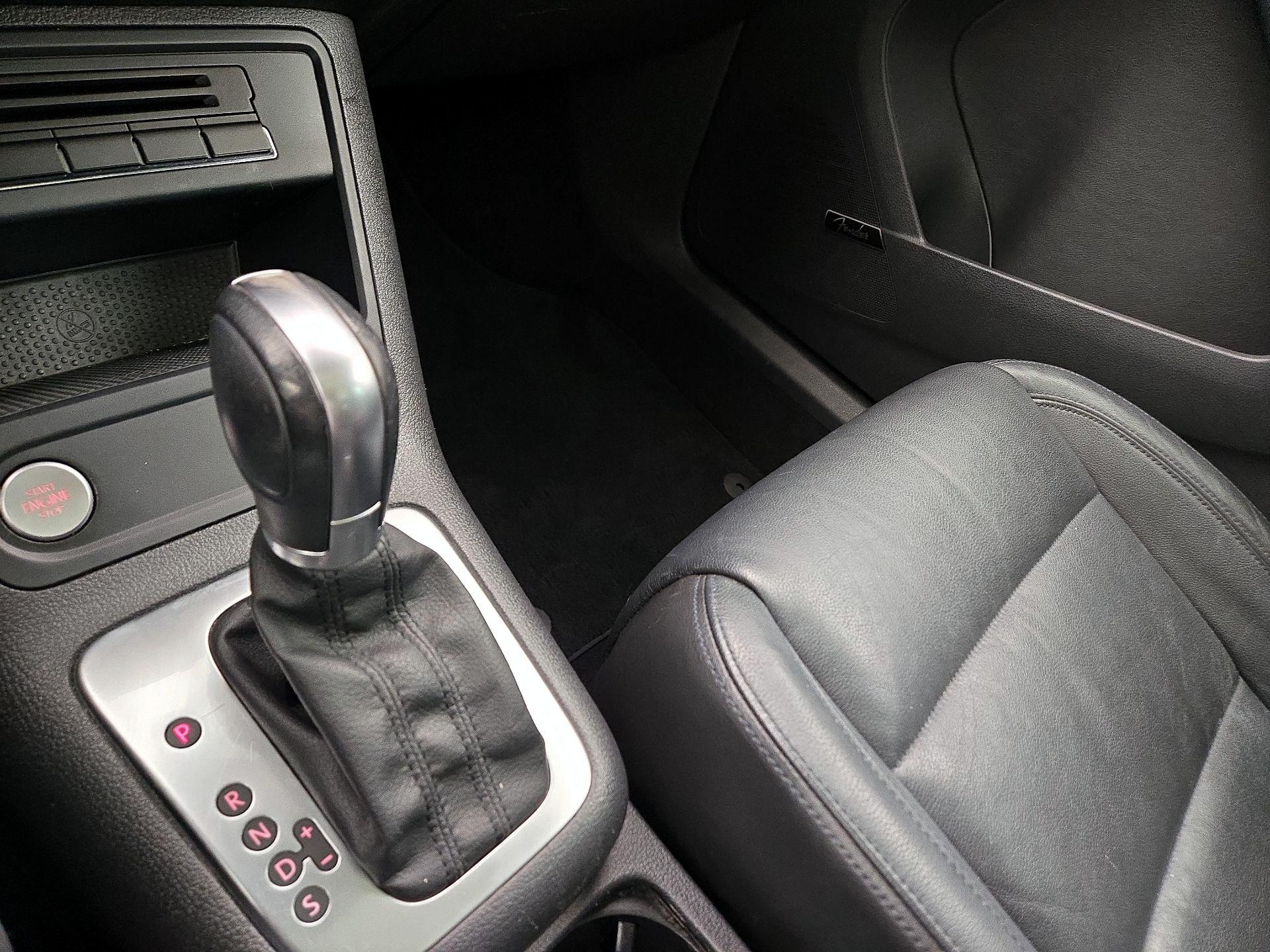 Thumbnail: 2015 Volkswagen Tiguan - 17