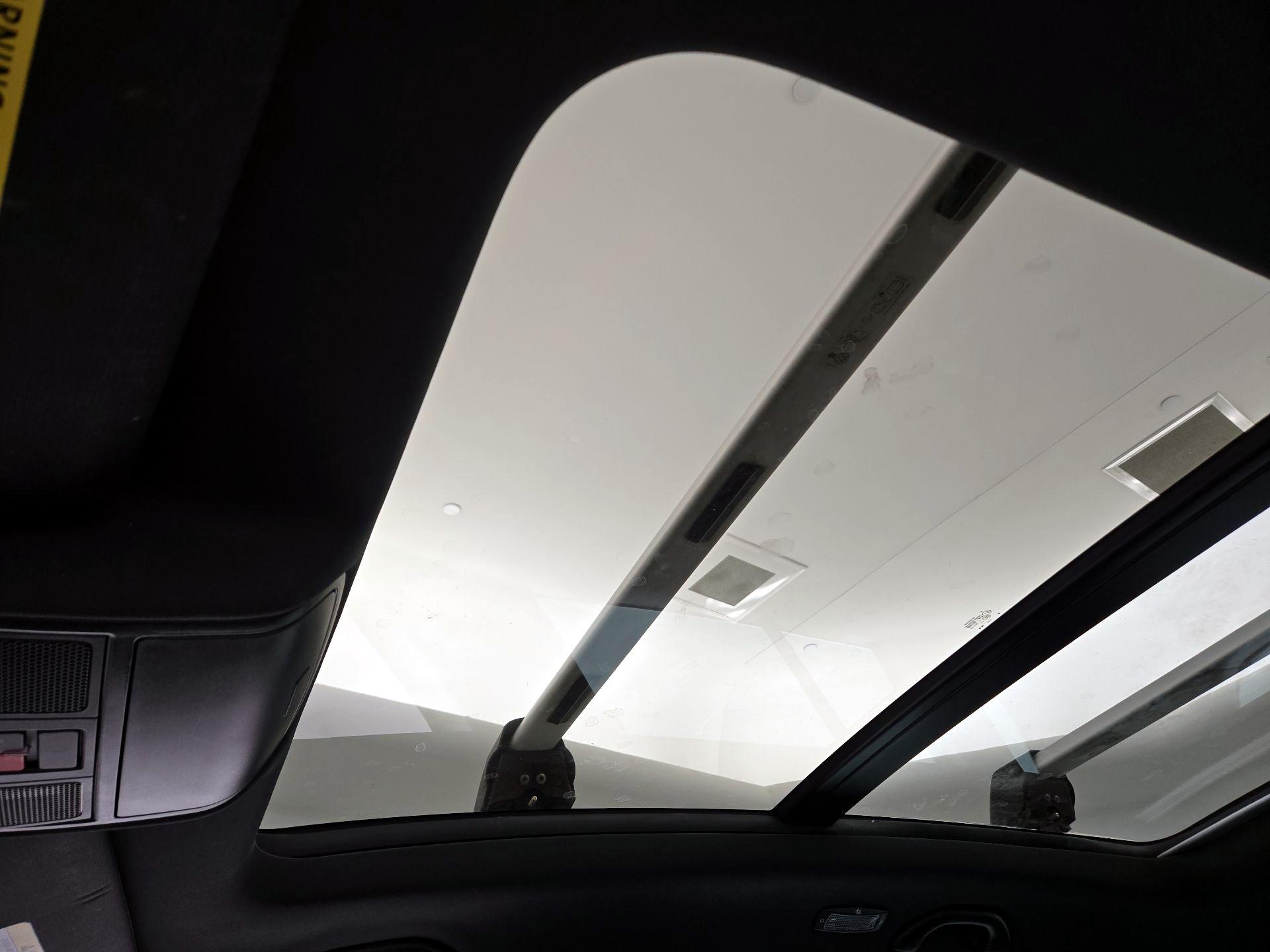 Thumbnail: 2015 Volkswagen Tiguan - 19