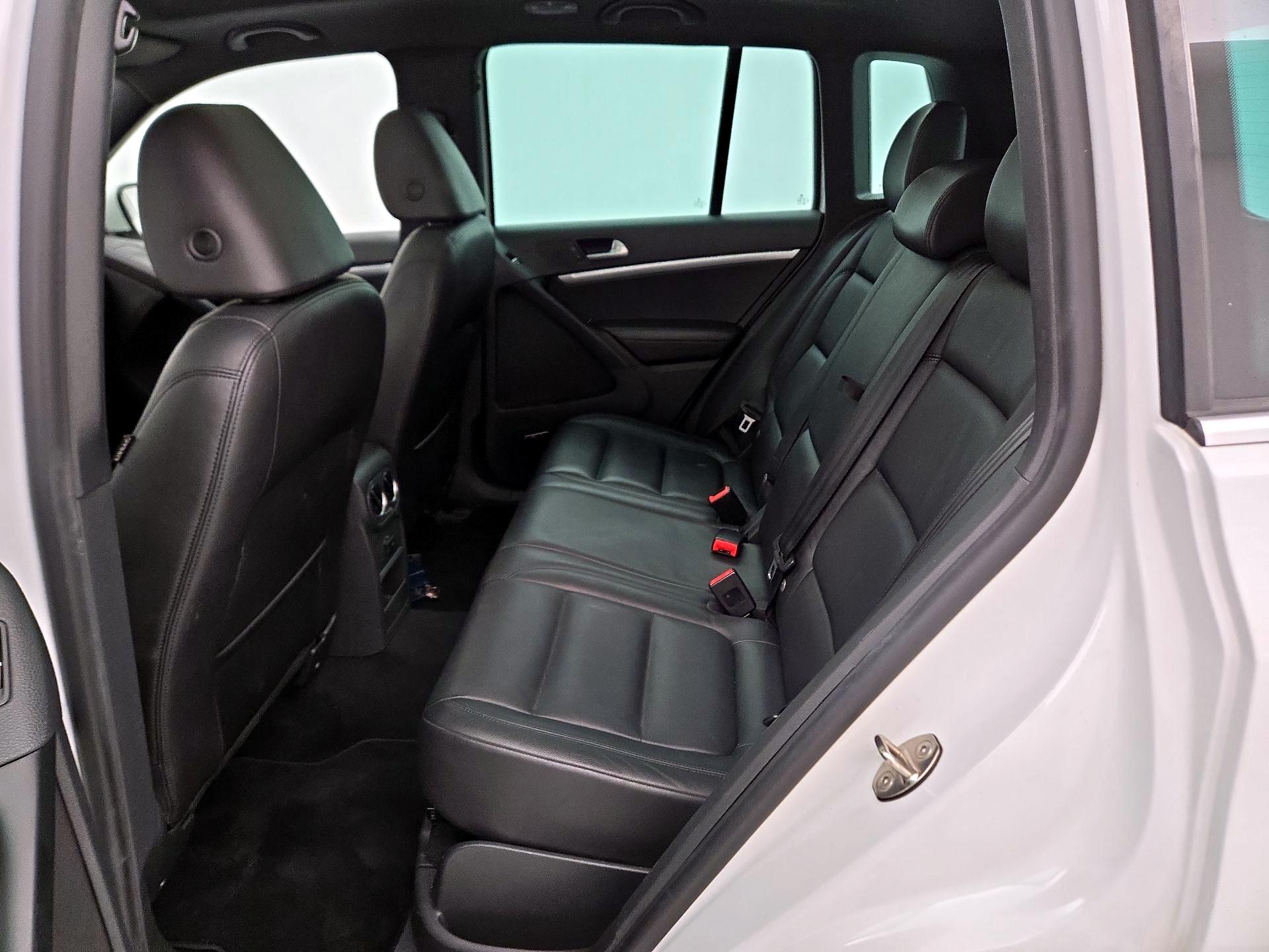 Thumbnail: 2015 Volkswagen Tiguan - 20