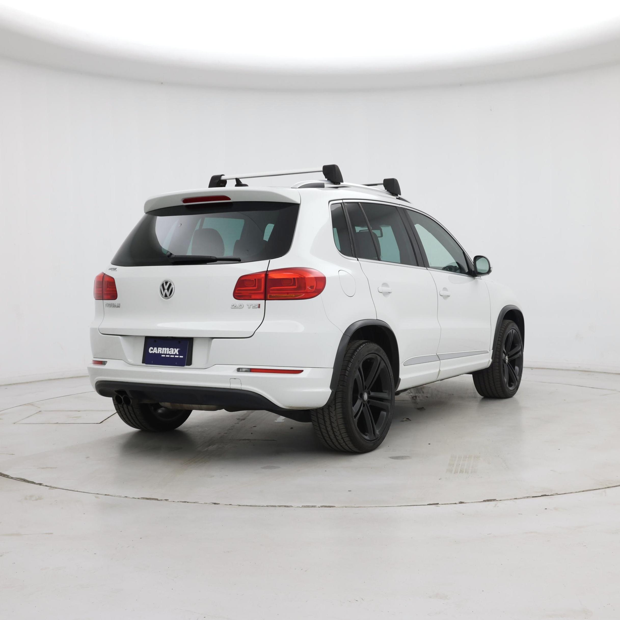 Thumbnail: 2015 Volkswagen Tiguan - 8