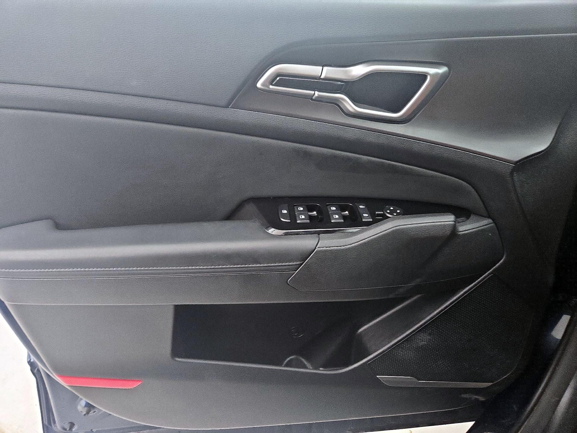 Thumbnail: 2023 Kia Sportage - 12