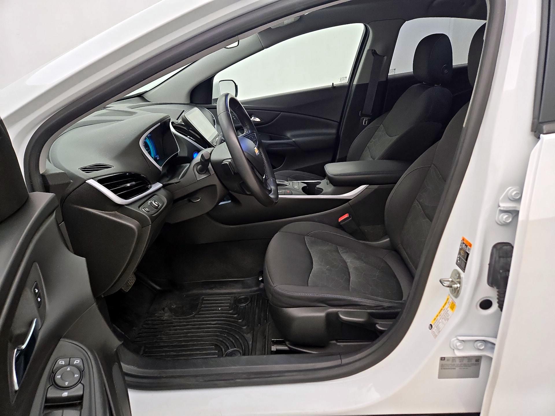 Thumbnail: 2017 Chevrolet Volt - 11