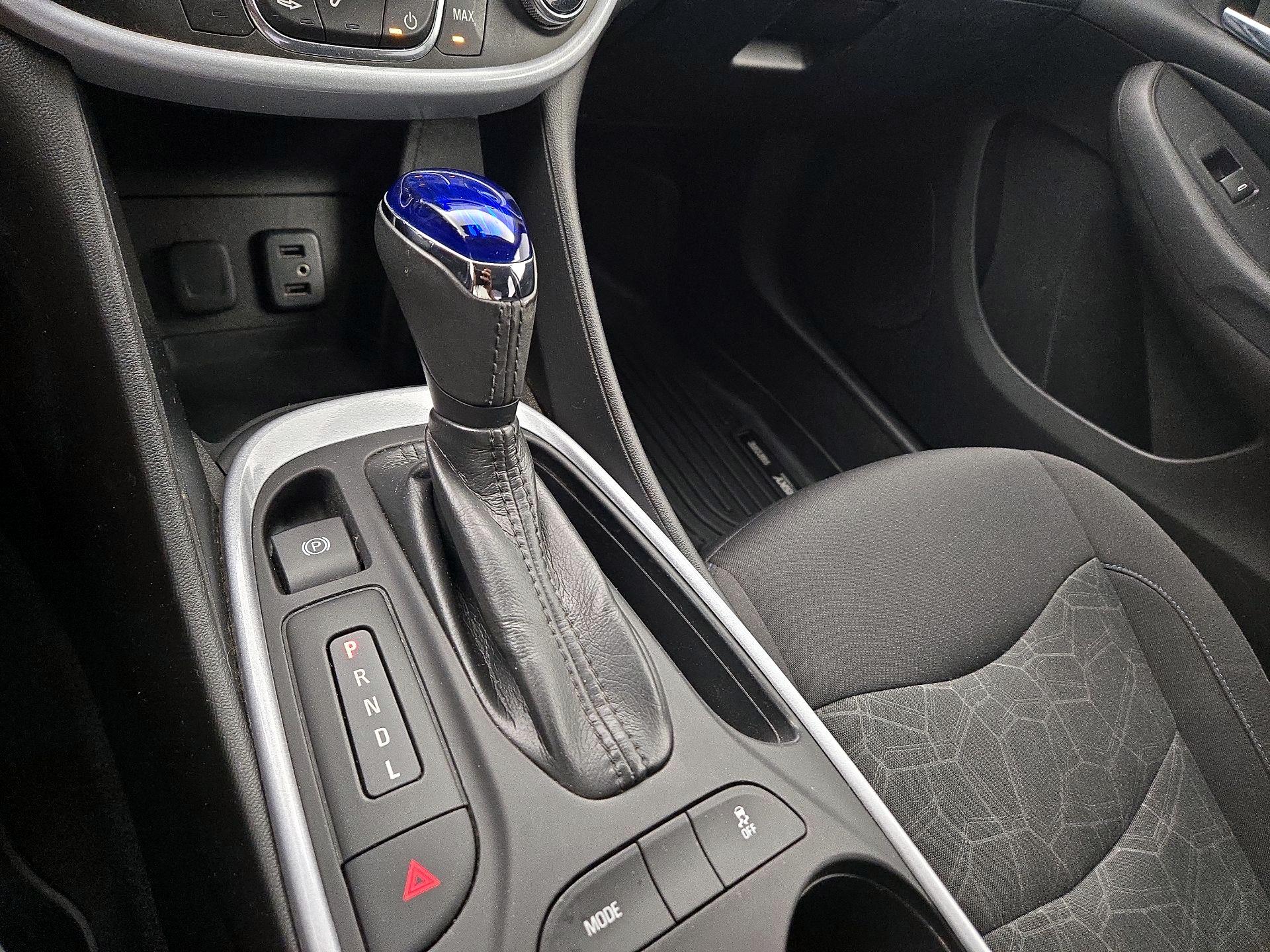 Thumbnail: 2017 Chevrolet Volt - 17