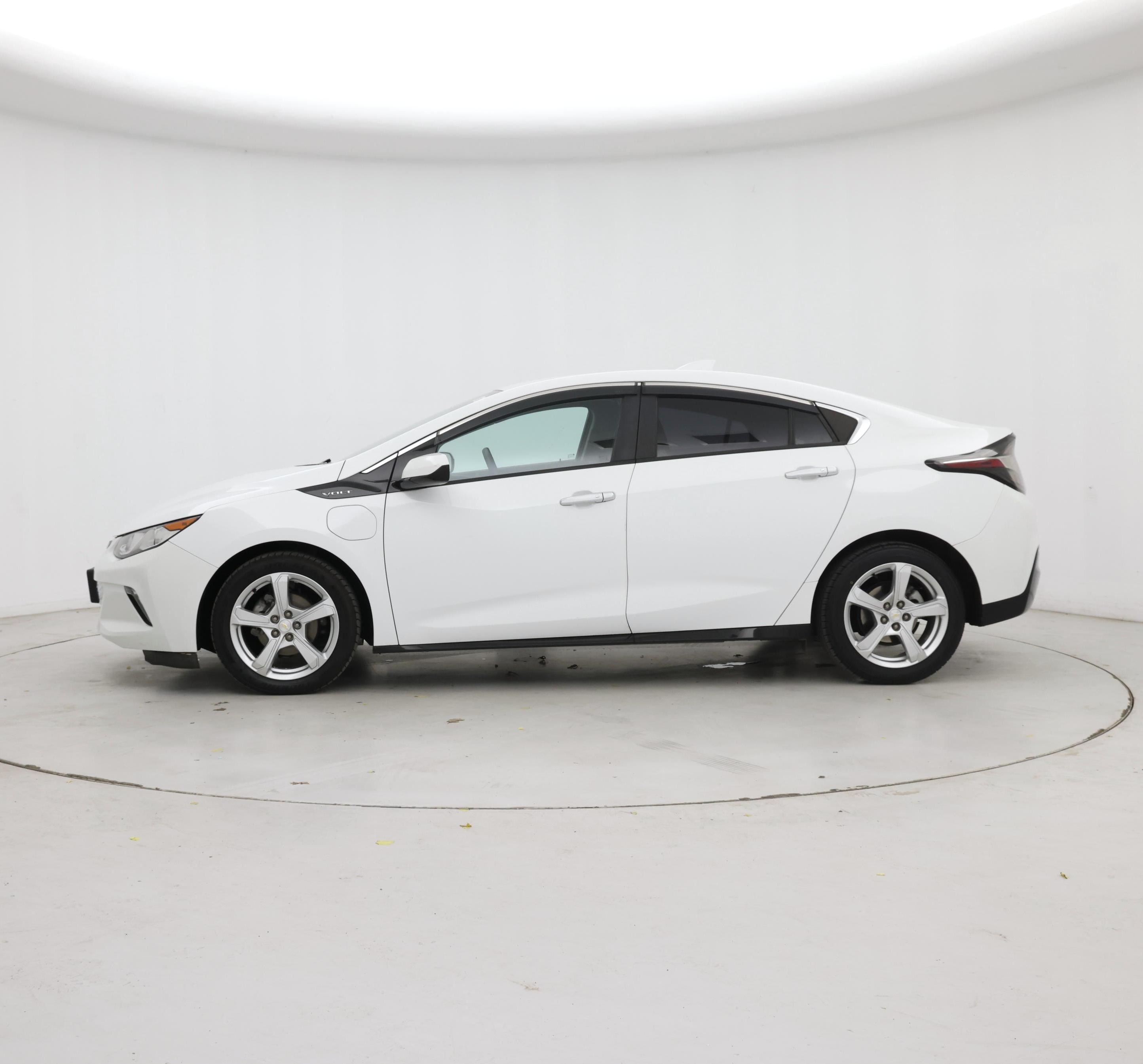 Thumbnail: 2017 Chevrolet Volt - 3