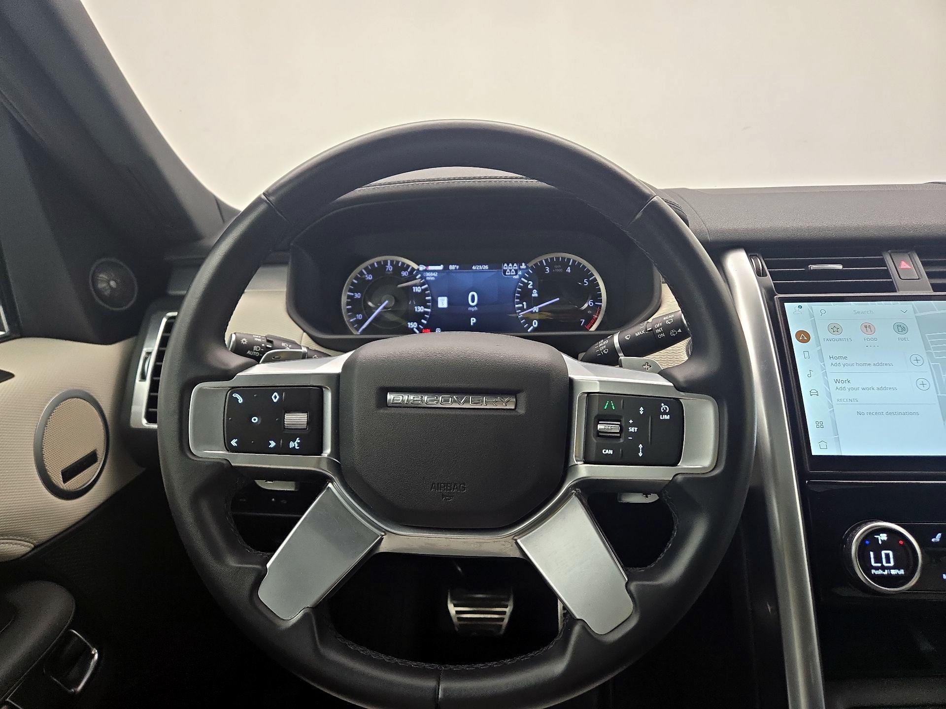 Thumbnail: 2023 Land Rover Discovery - 10