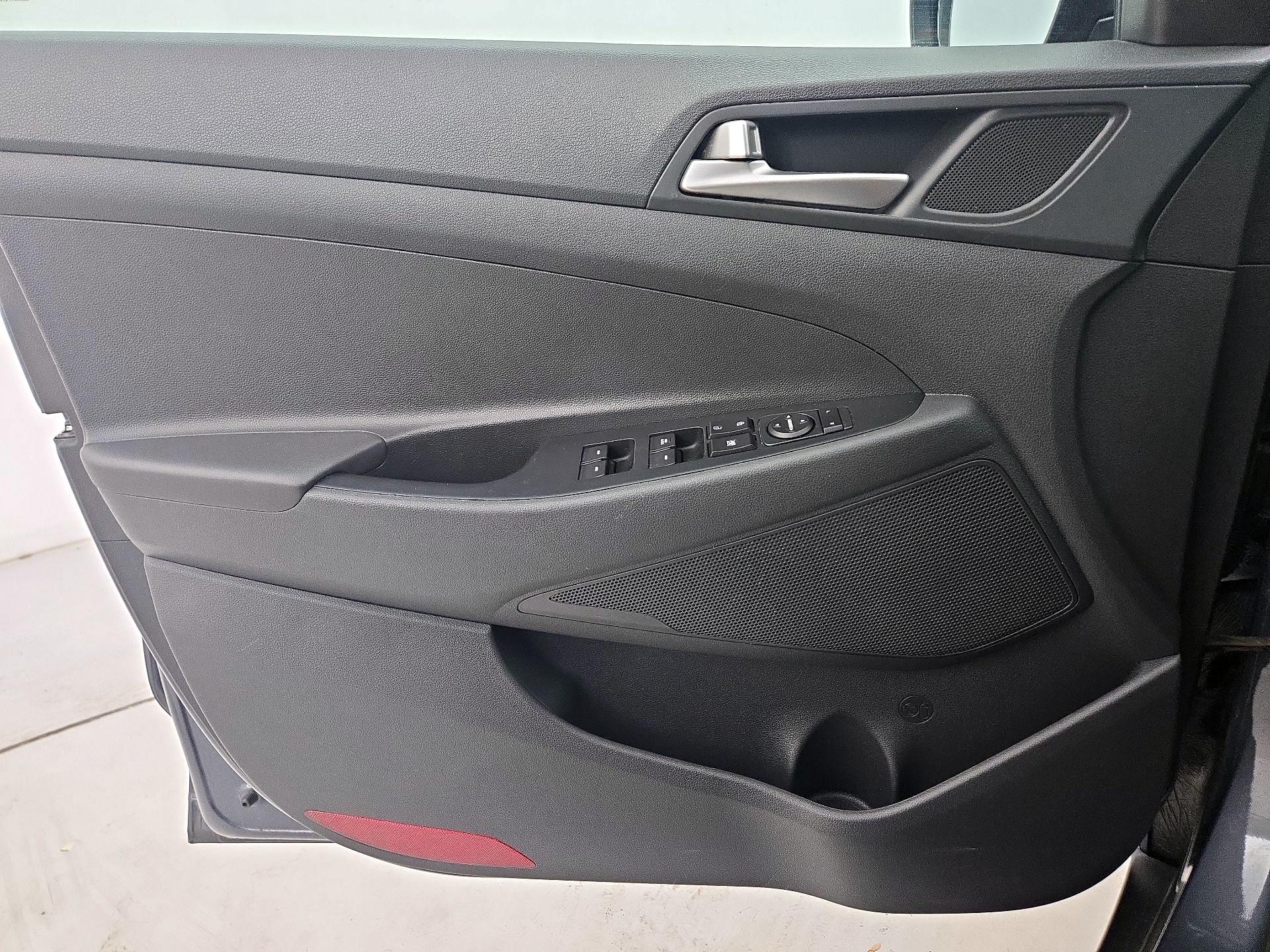 Thumbnail: 2019 Hyundai Tucson - 12