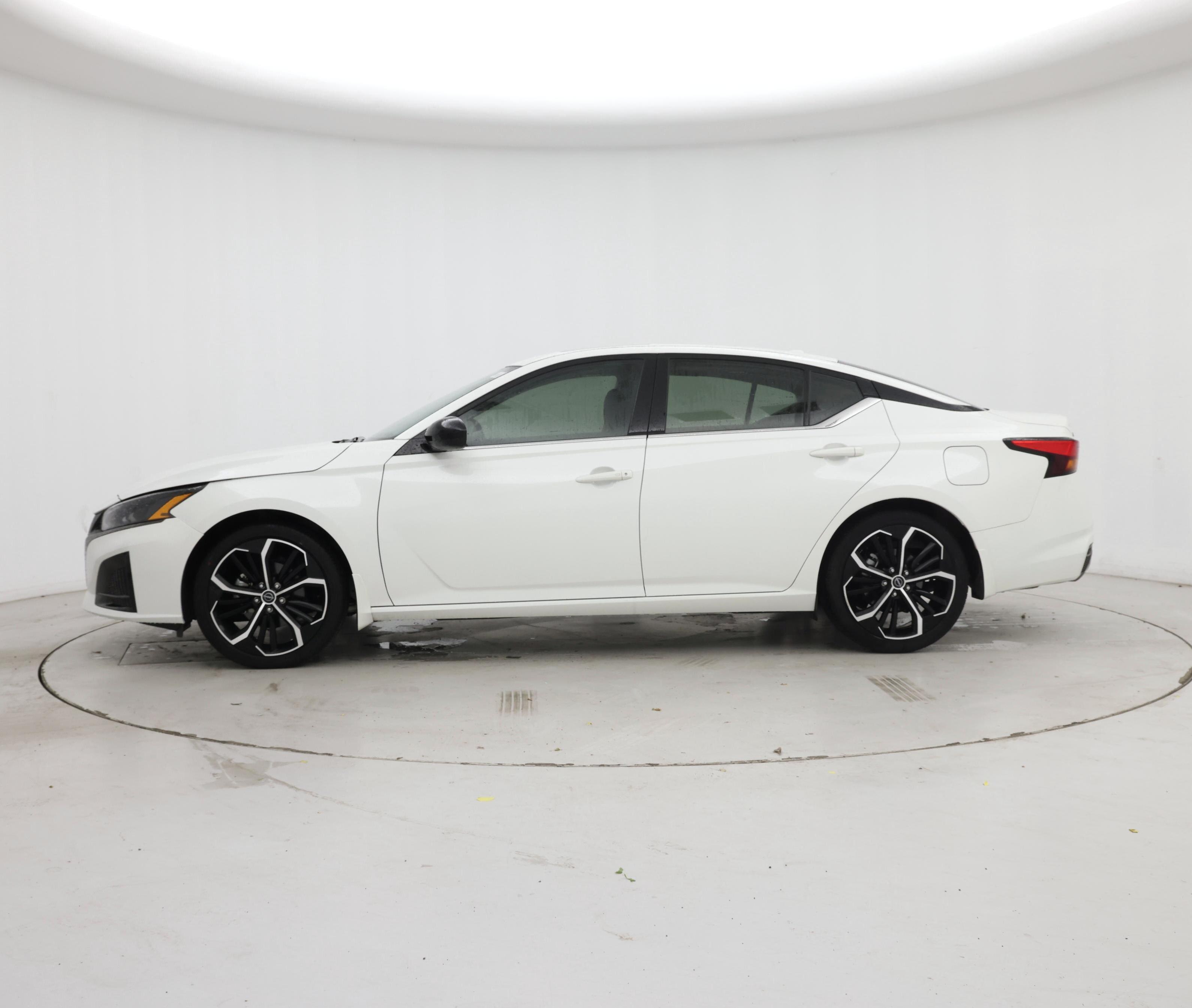 Thumbnail: 2024 Nissan Altima - 3