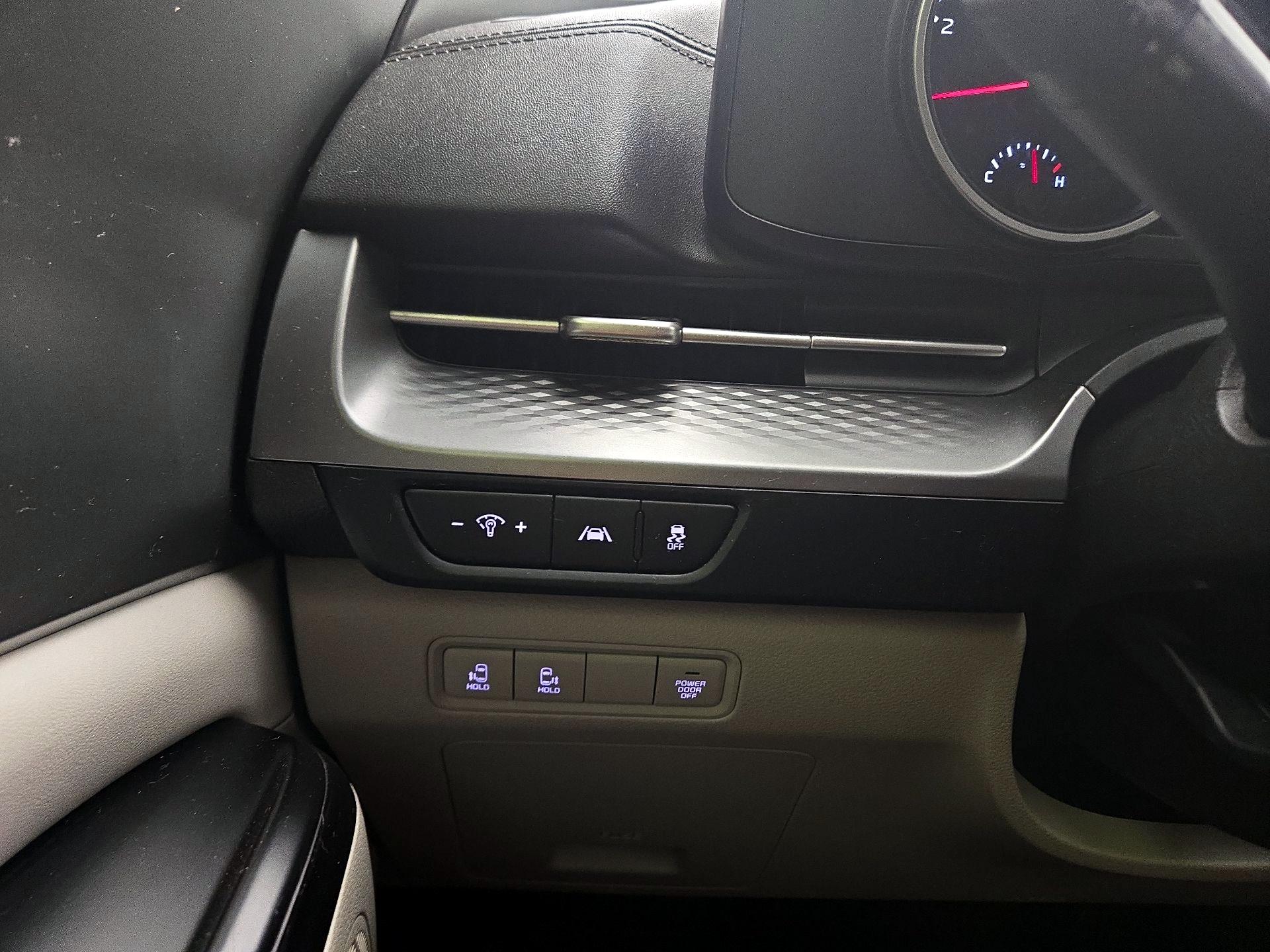 Thumbnail: 2022 Kia Carnival - 13
