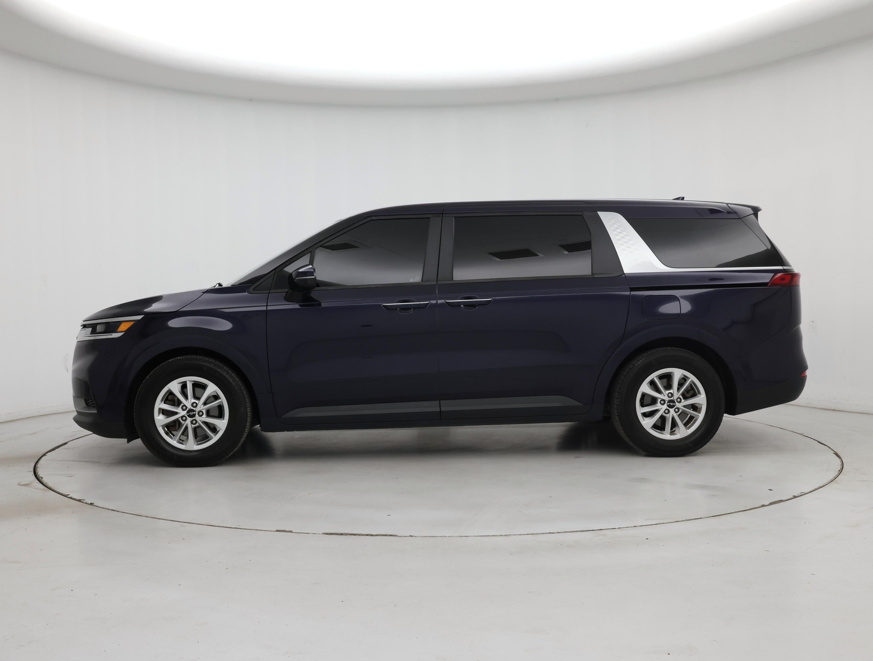Thumbnail: 2022 Kia Carnival - 3