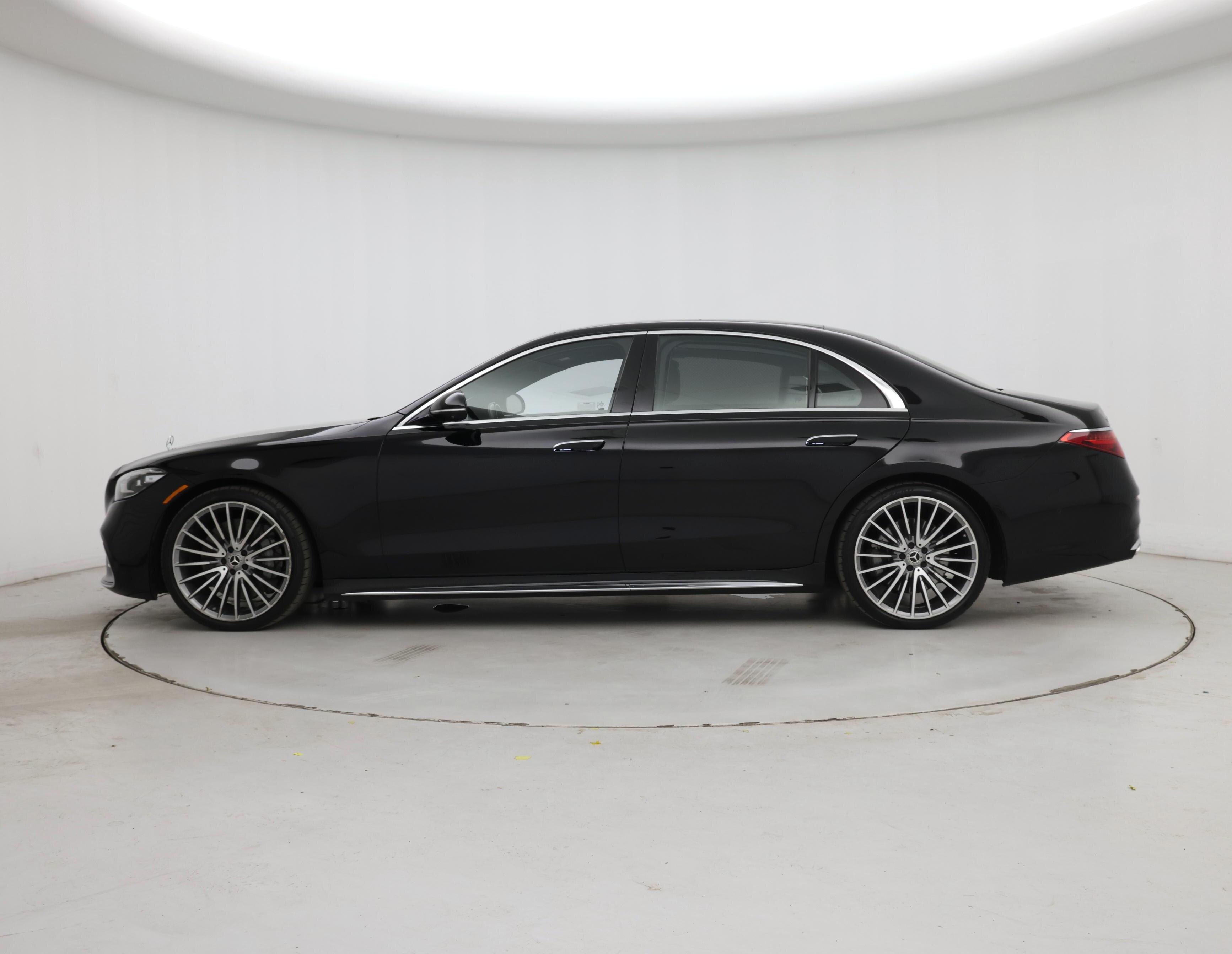 Thumbnail: 2022 Mercedes-Benz S-Class - 3