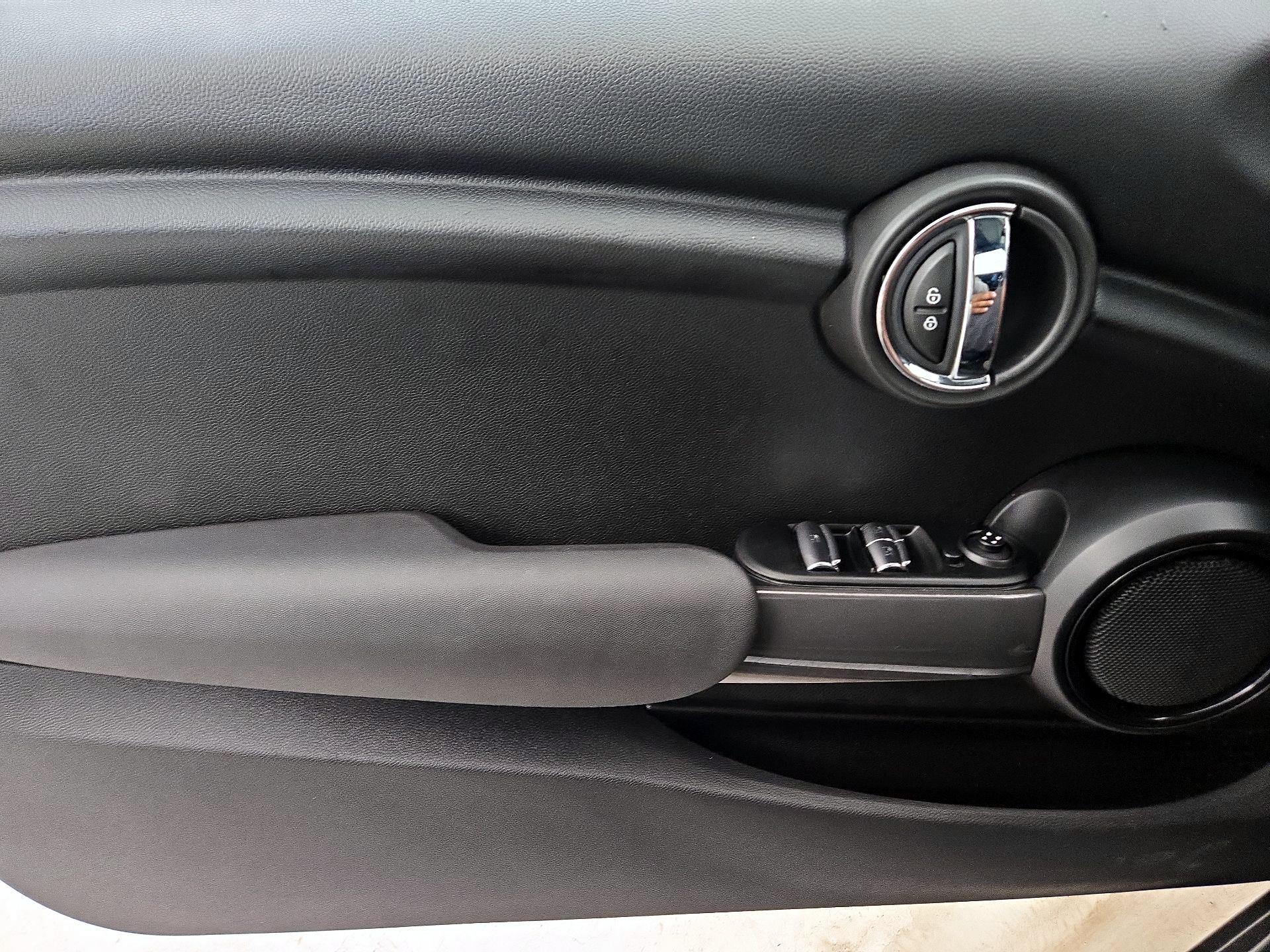 Thumbnail: 2019 MINI Cooper - 12
