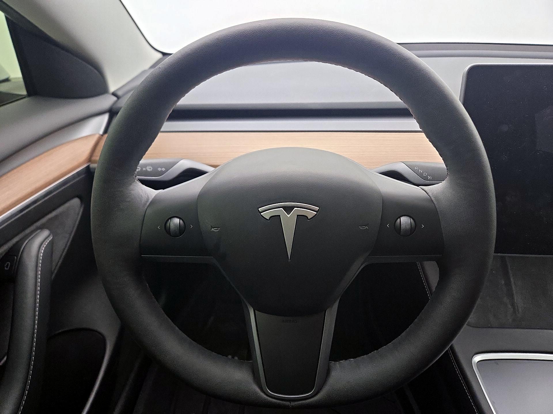 Thumbnail: 2023 Tesla Model 3 - 10