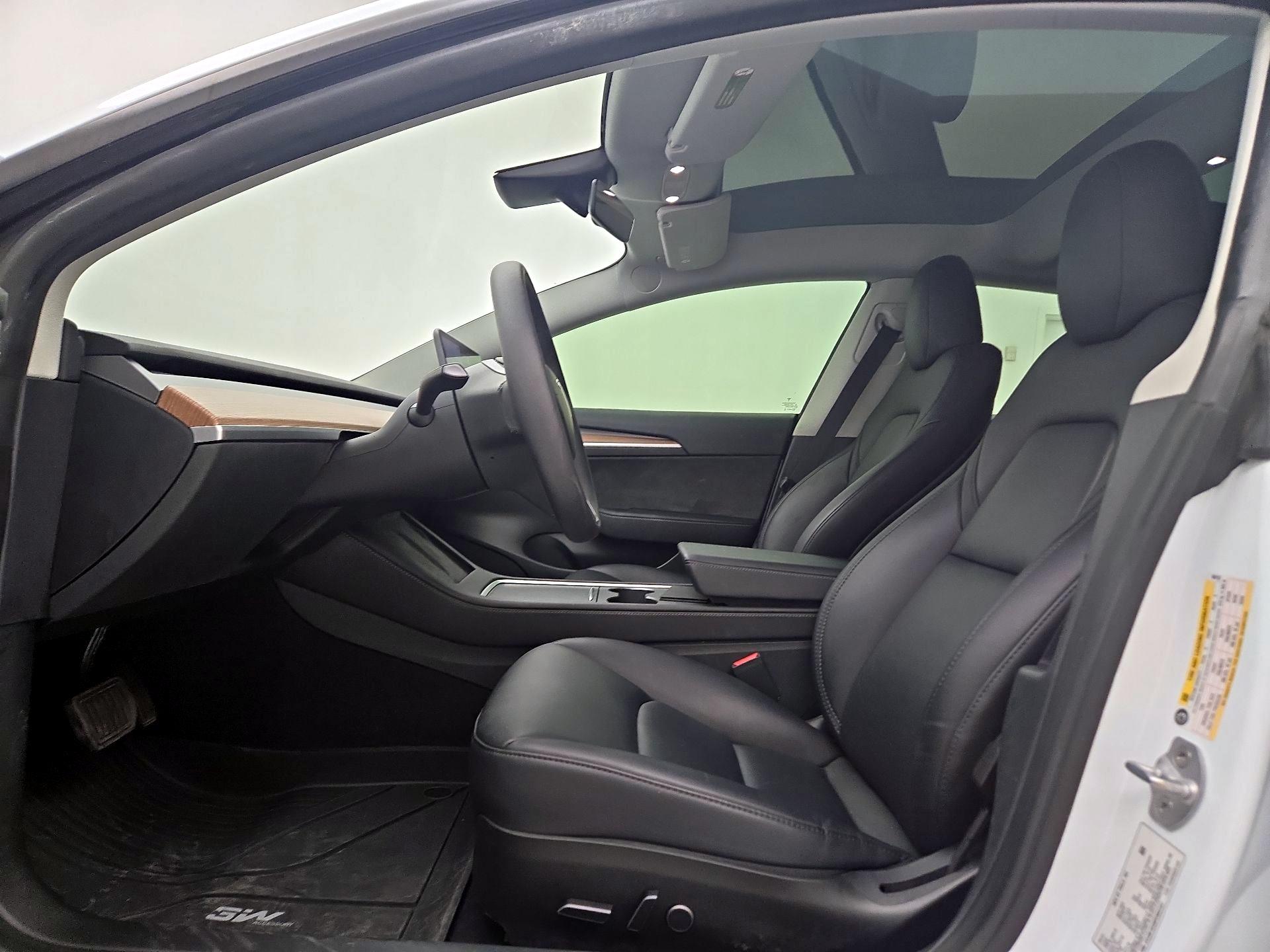 Thumbnail: 2023 Tesla Model 3 - 11