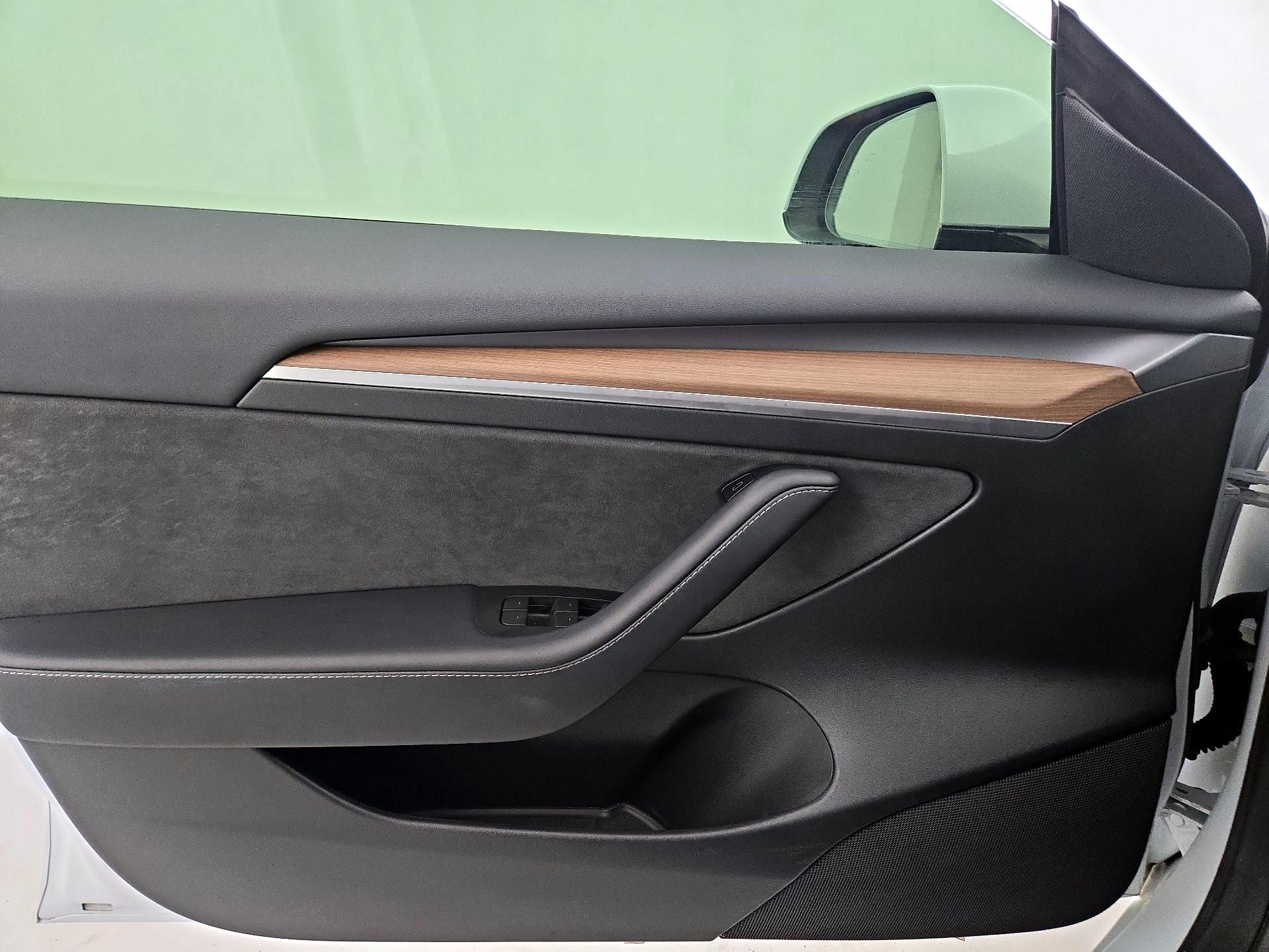 Thumbnail: 2023 Tesla Model 3 - 12