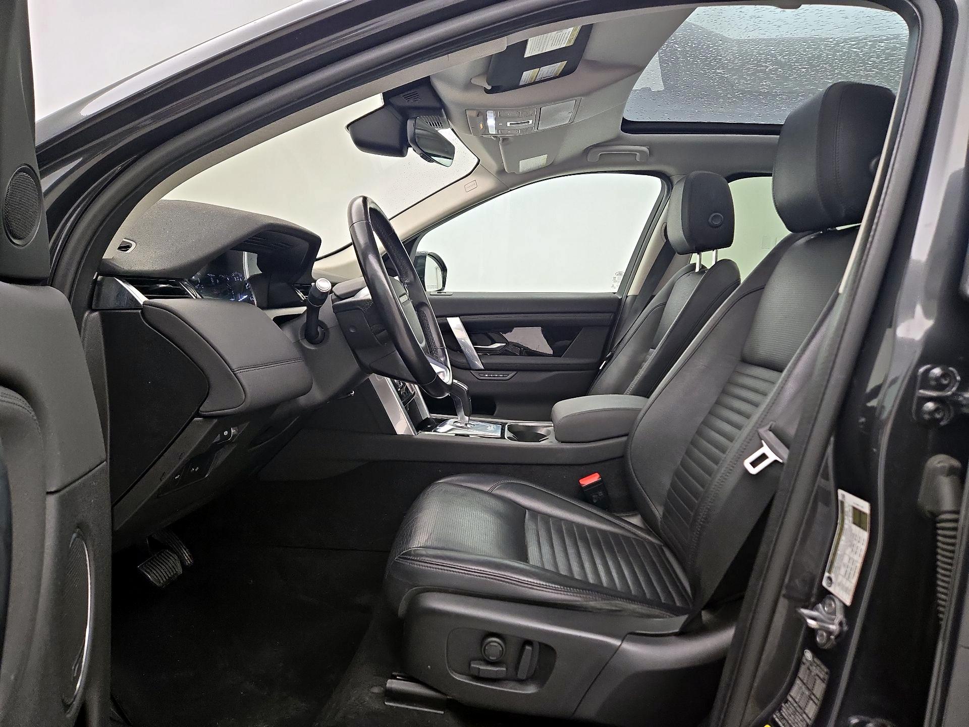 Thumbnail: 2020 Land Rover Discovery Sport - 11