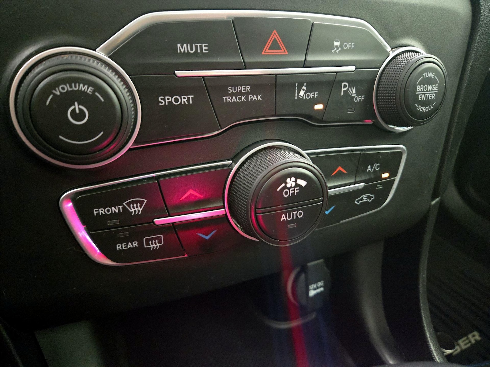 2023 Dodge Charger R/T - Photo 17