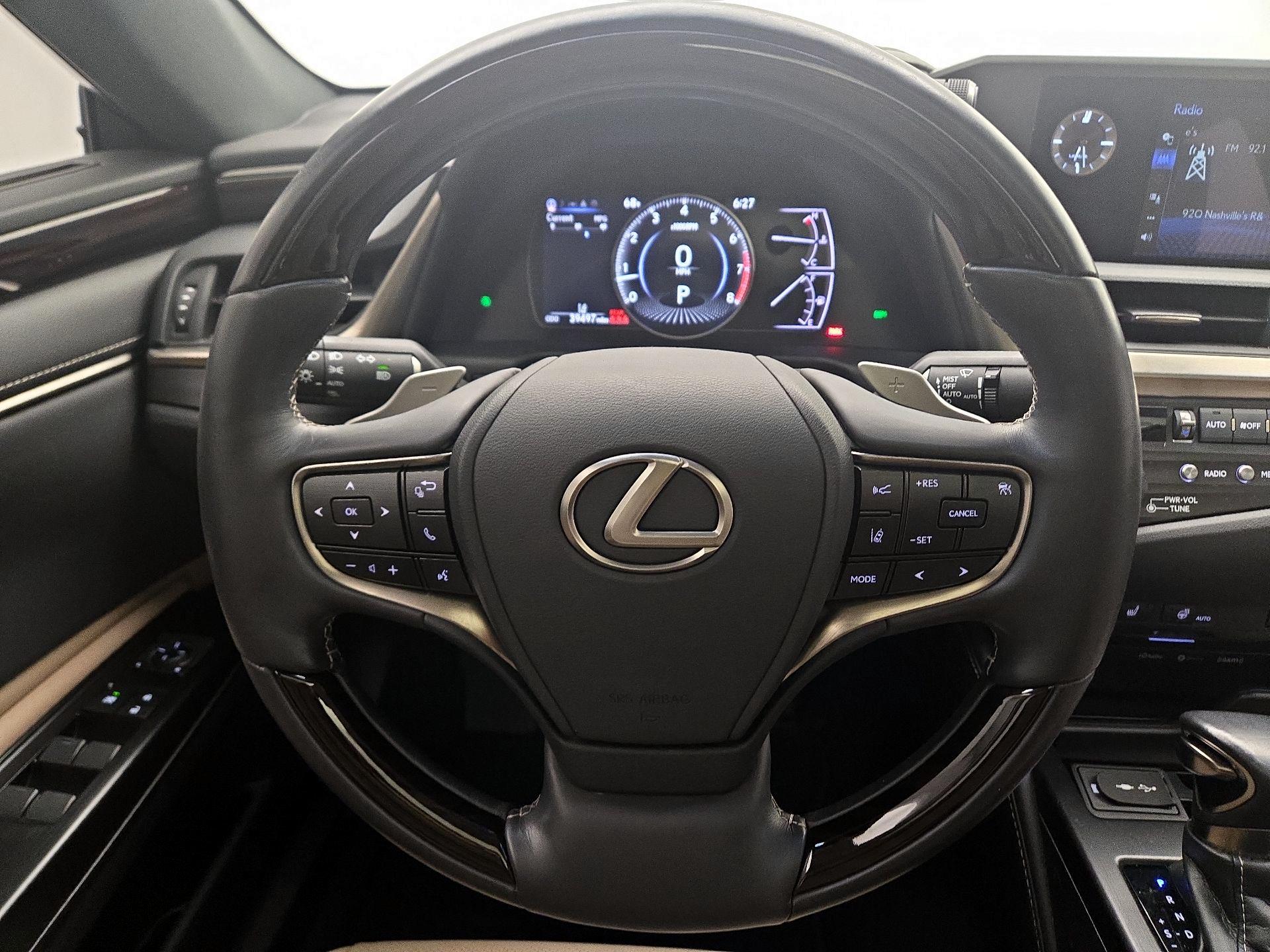 Thumbnail: 2019 Lexus ES - 10