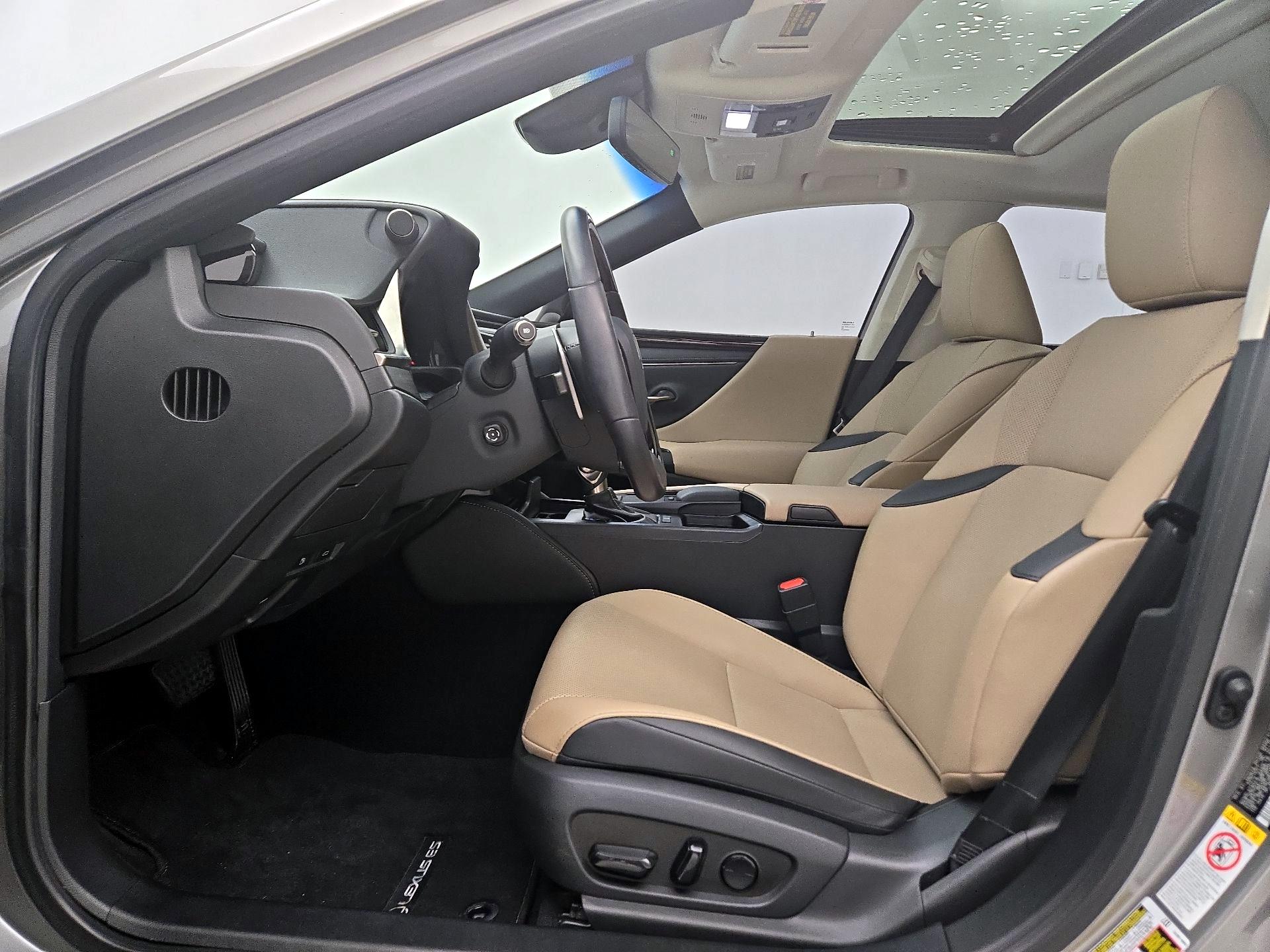 Thumbnail: 2019 Lexus ES - 11