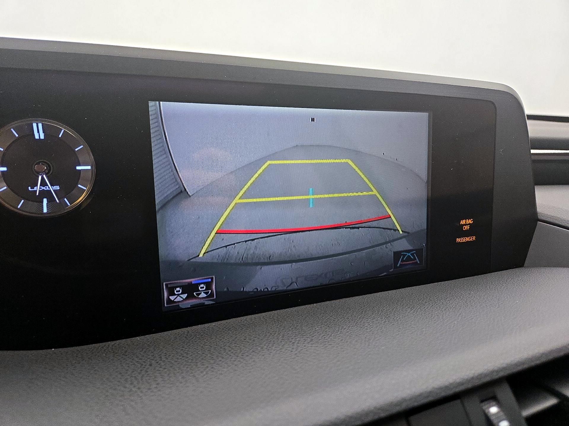 Thumbnail: 2019 Lexus ES - 14