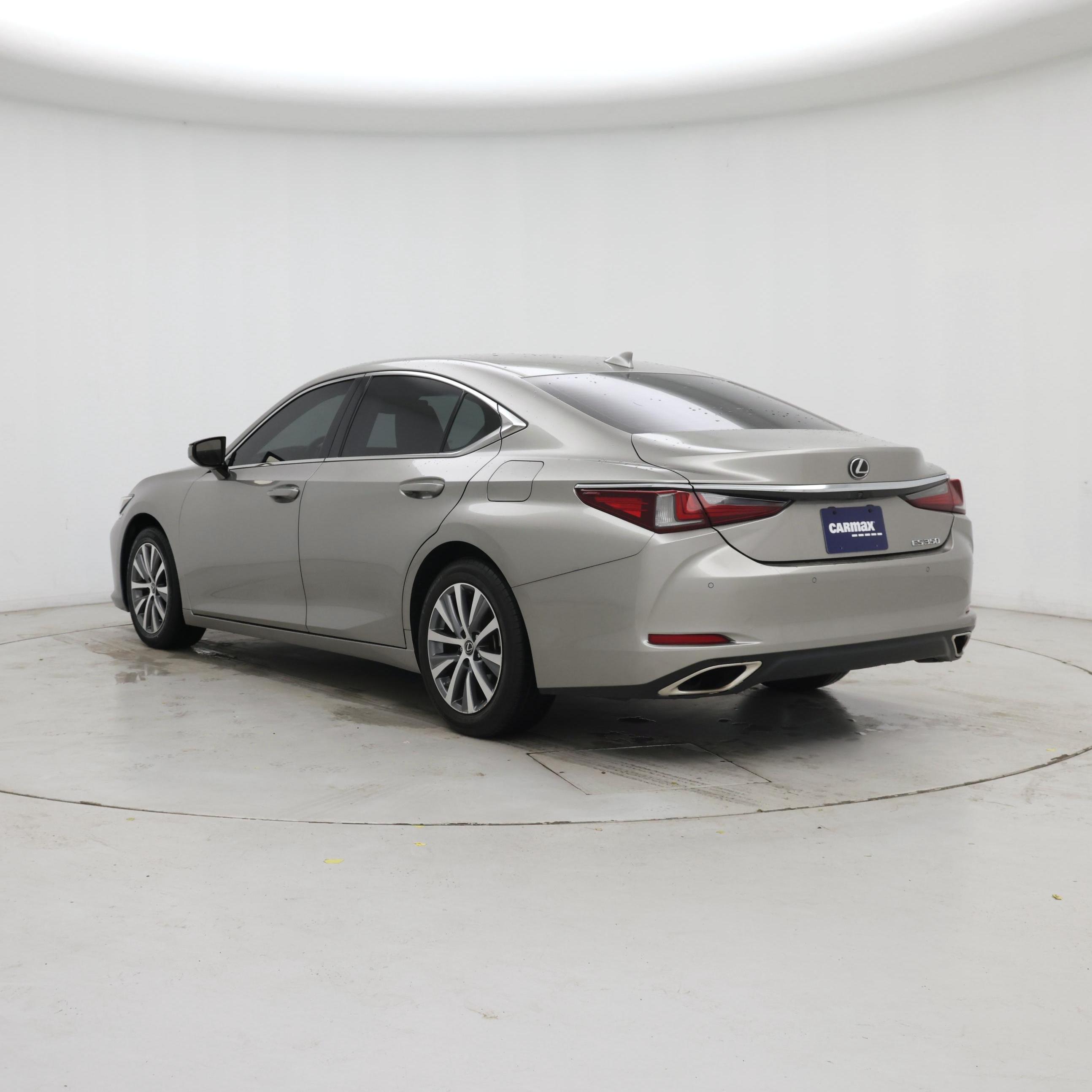Thumbnail: 2019 Lexus ES - 2