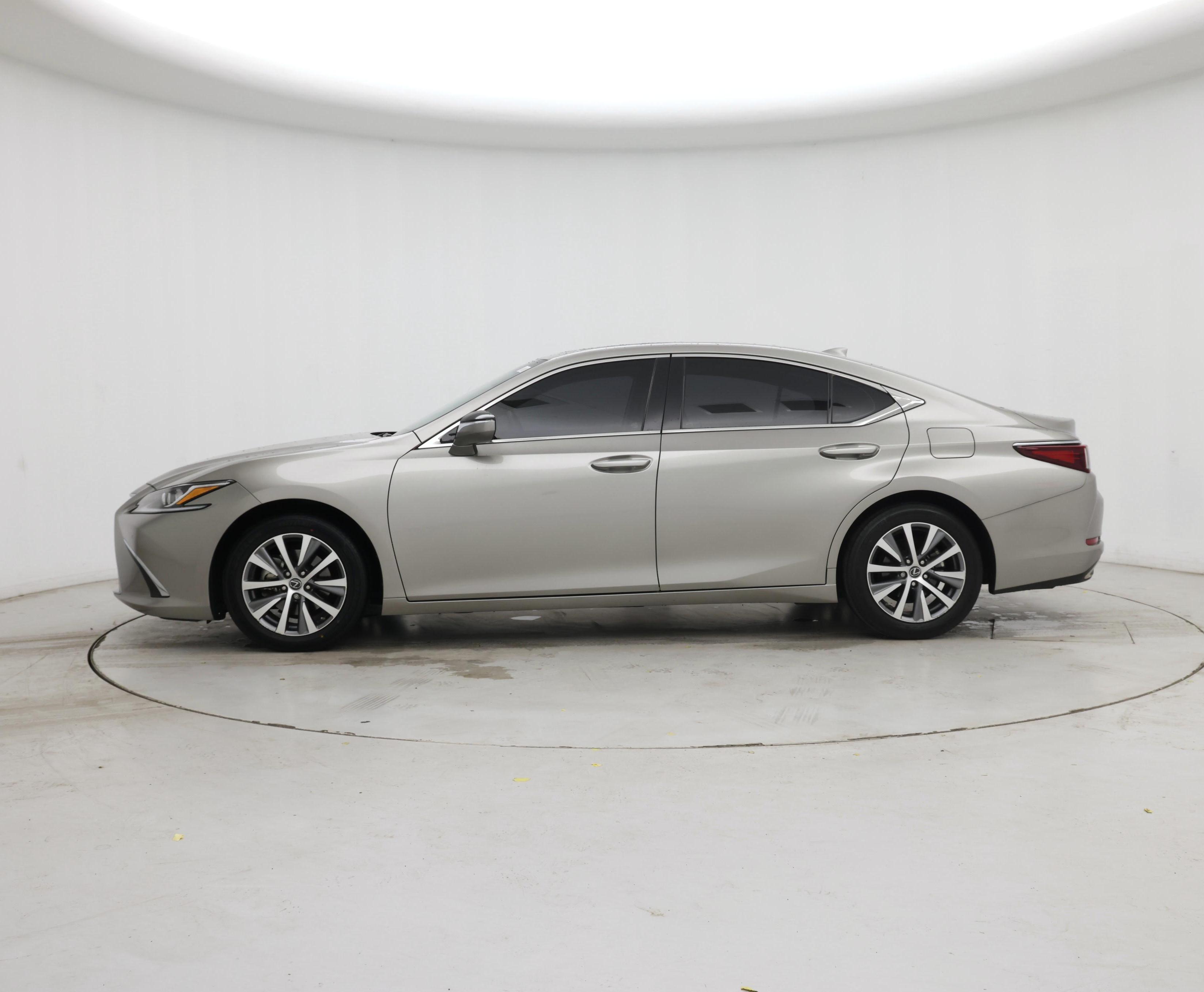 Thumbnail: 2019 Lexus ES - 3
