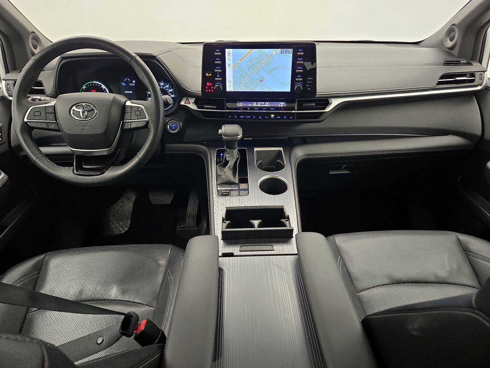 Thumbnail: 2023 Toyota Sienna - 9