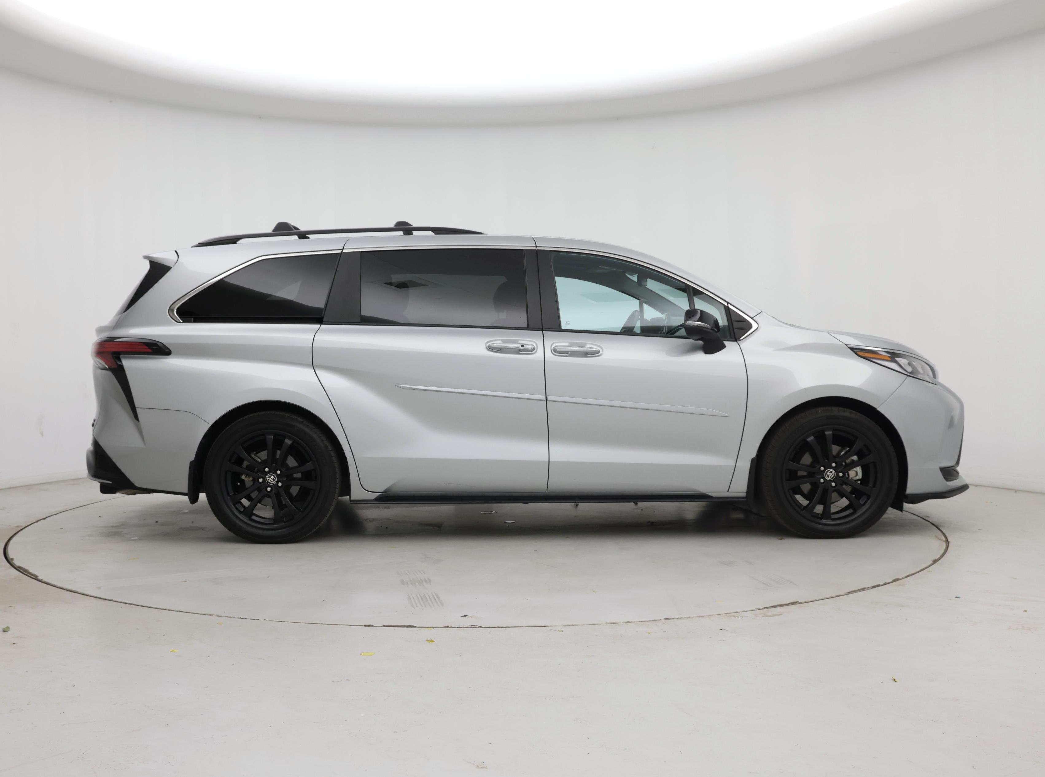 Thumbnail: 2023 Toyota Sienna - 7