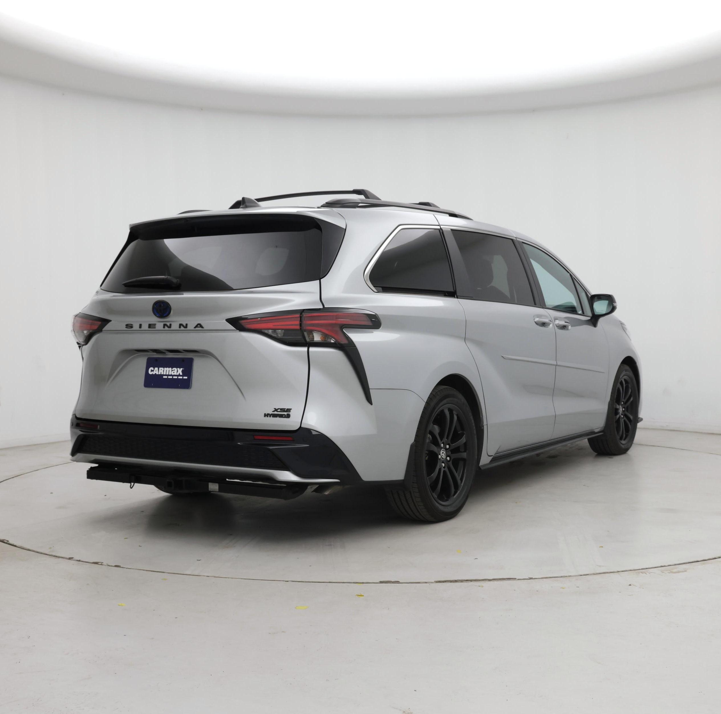 Thumbnail: 2023 Toyota Sienna - 8