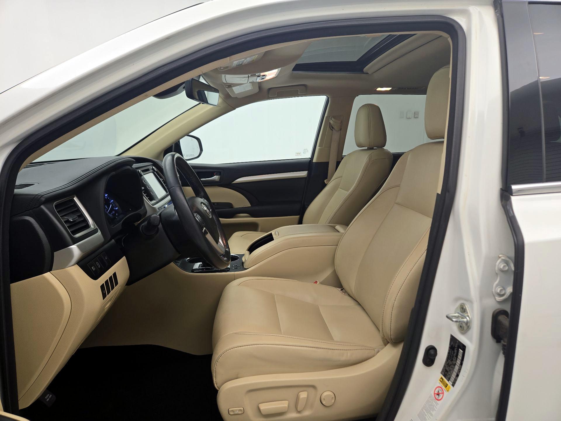 Thumbnail: 2017 Toyota Highlander - 11