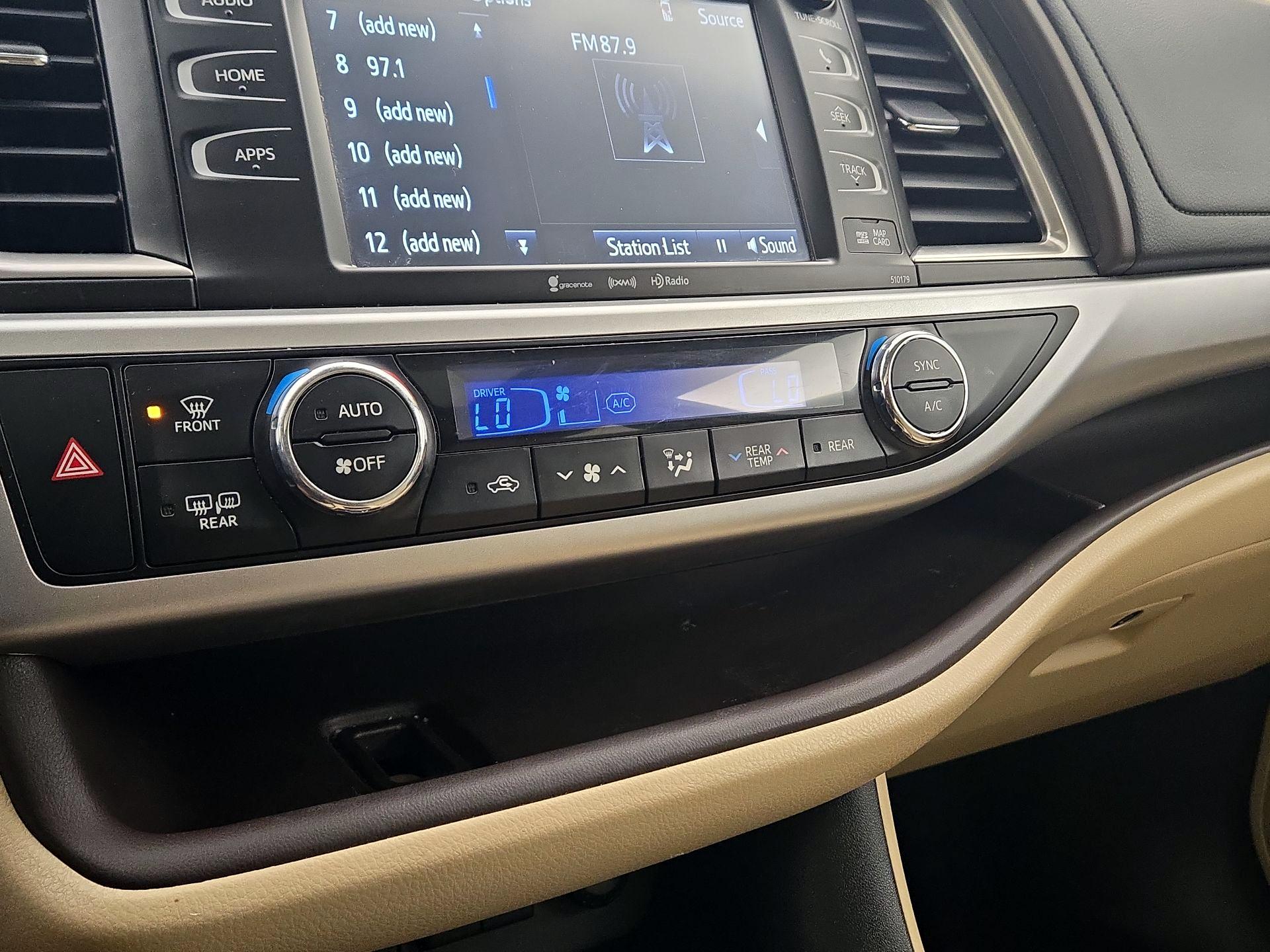 Thumbnail: 2017 Toyota Highlander - 16