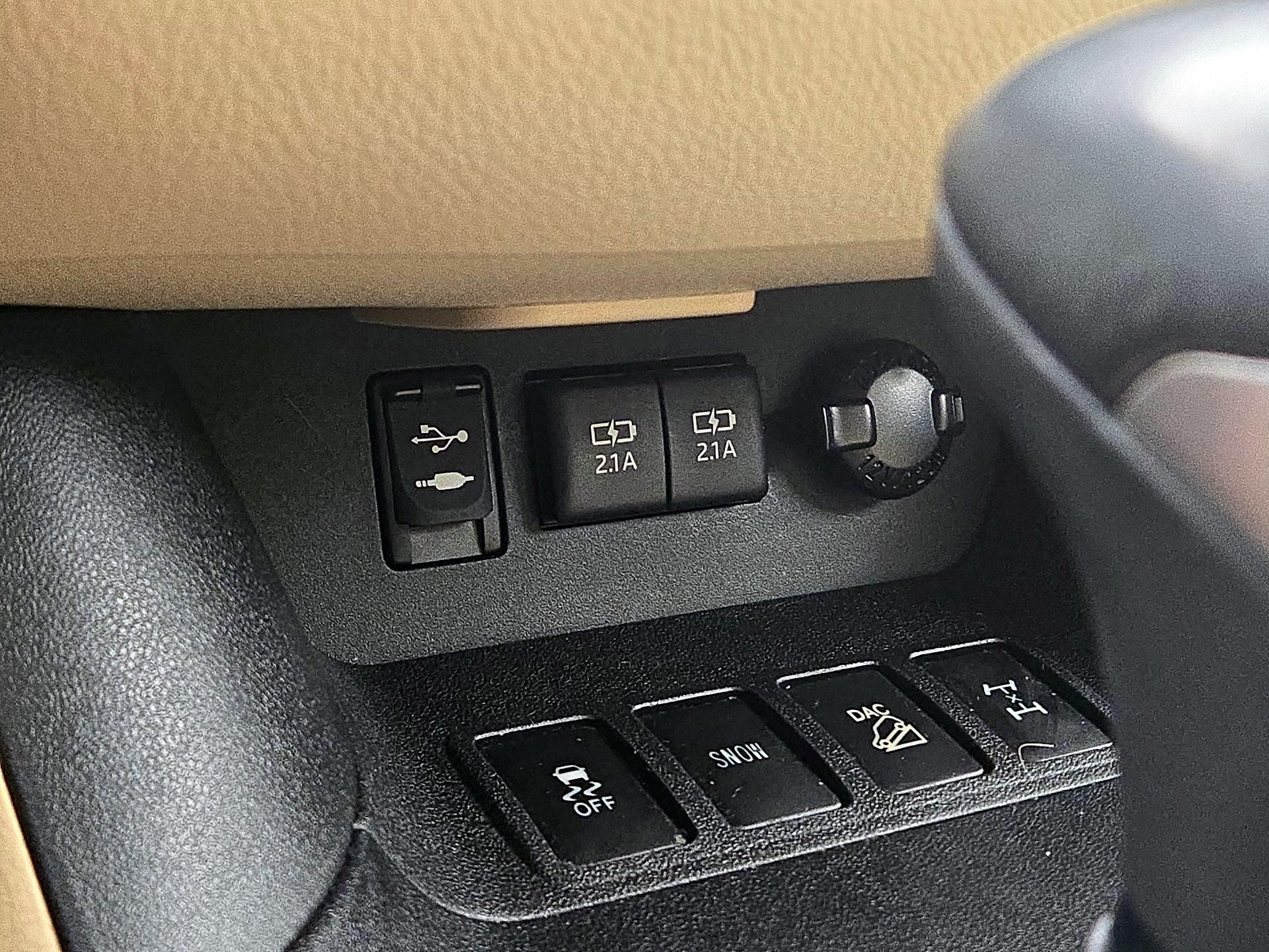 Thumbnail: 2017 Toyota Highlander - 18