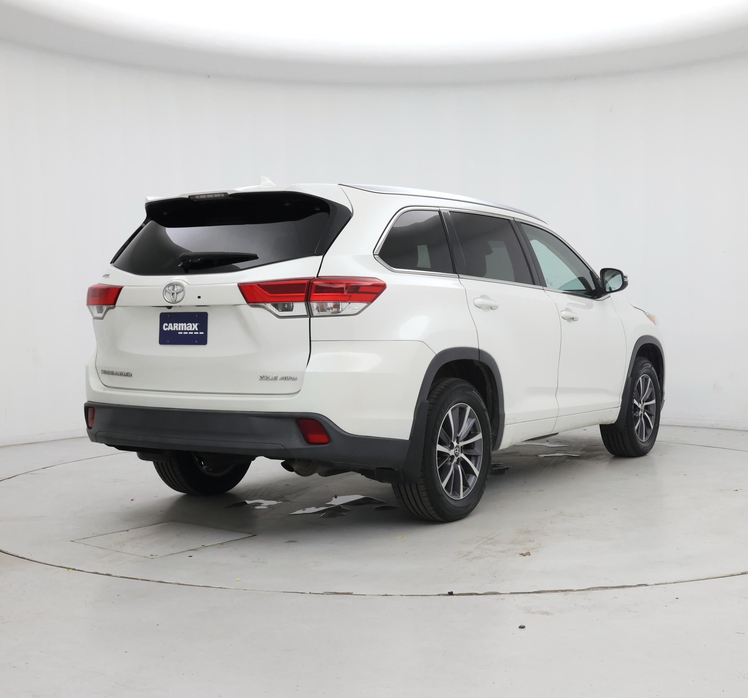 Thumbnail: 2017 Toyota Highlander - 8