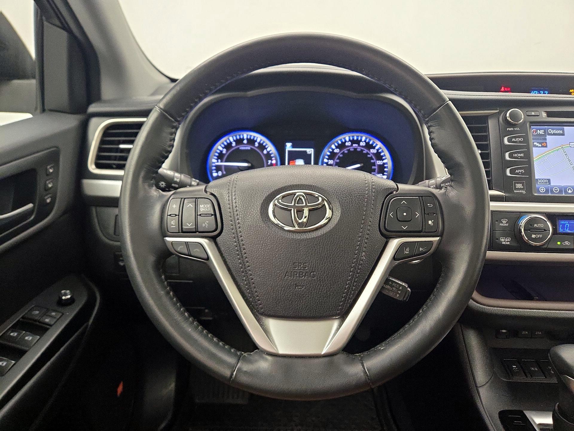 Thumbnail: 2019 Toyota Highlander - 10